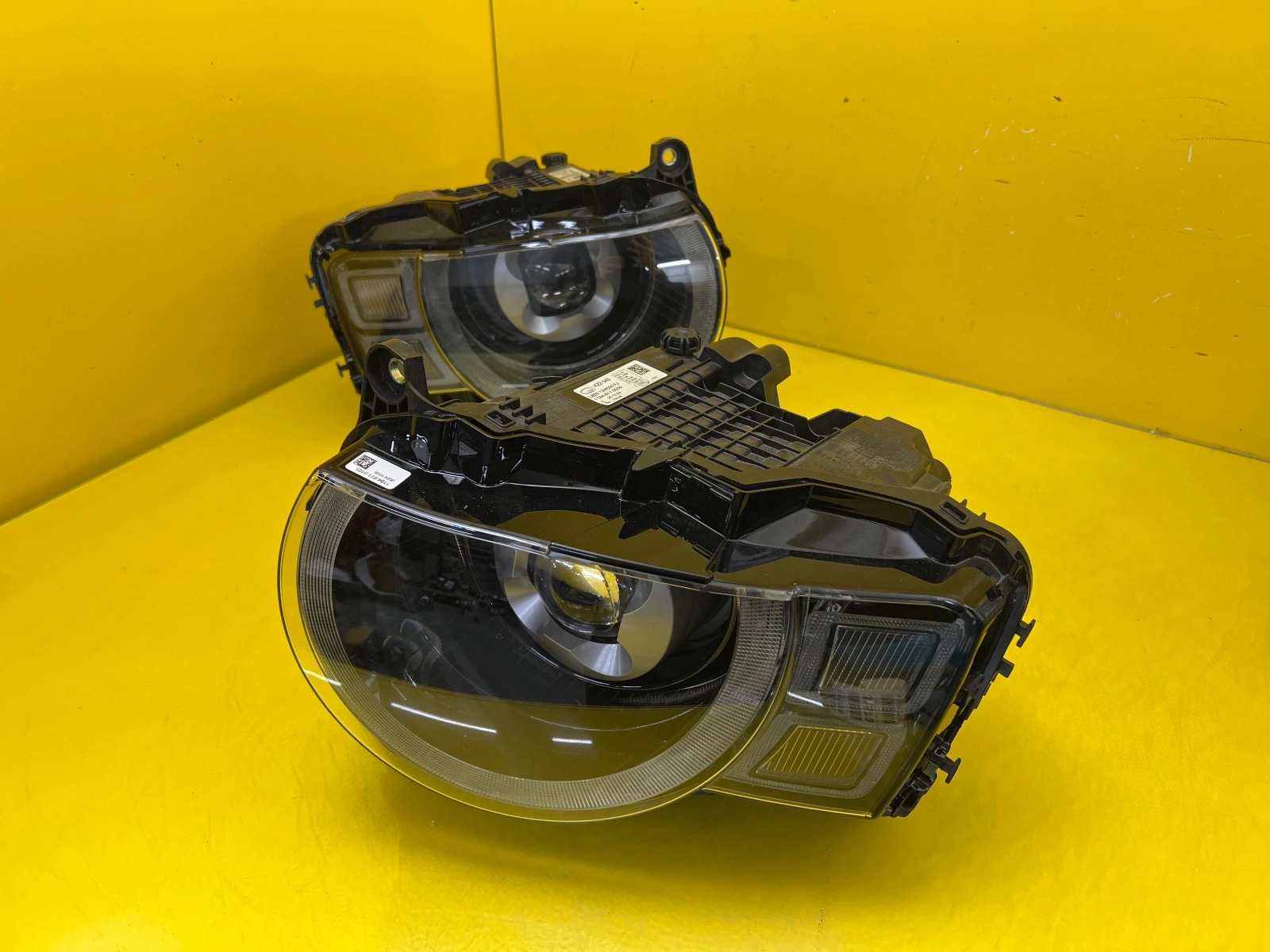 Reflektor Lampa Lewa Prawa Land Rover Defender 2 L663 20- Full Led L8B2-13W030-FJ L8B2-13W029-FJ Autolamps Reflektor Lampa Lewa Prawa Land Rover Defender 2 L663 20- Full Led L8B2-13W030-FJ L8B2-13W029-FJ