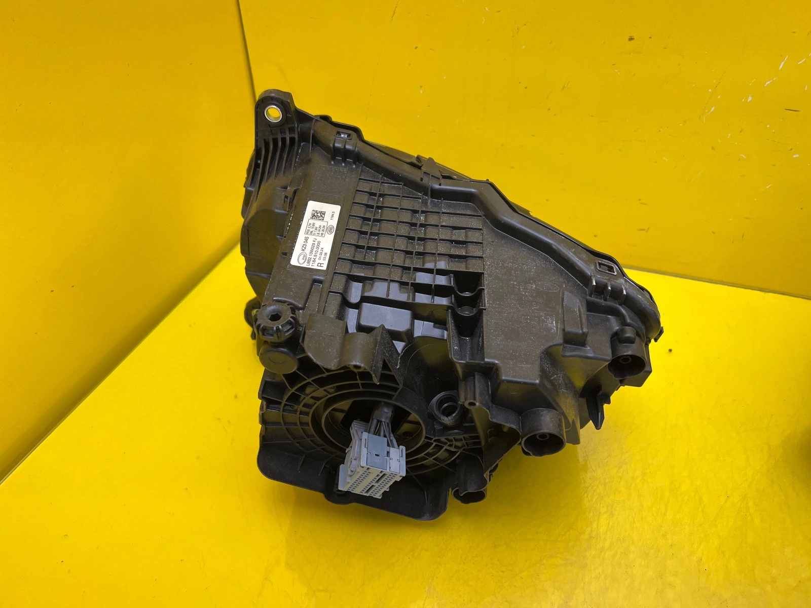 Reflektor Lampa Lewa Prawa Land Rover Defender 2 L663 20- Full Led L8B2-13W030-FJ L8B2-13W029-FJ Autolamps 4 Reflektor Lampa Lewa Prawa Land Rover Defender 2 L663 20- Full Led L8B2-13W030-FJ L8B2-13W029-FJ