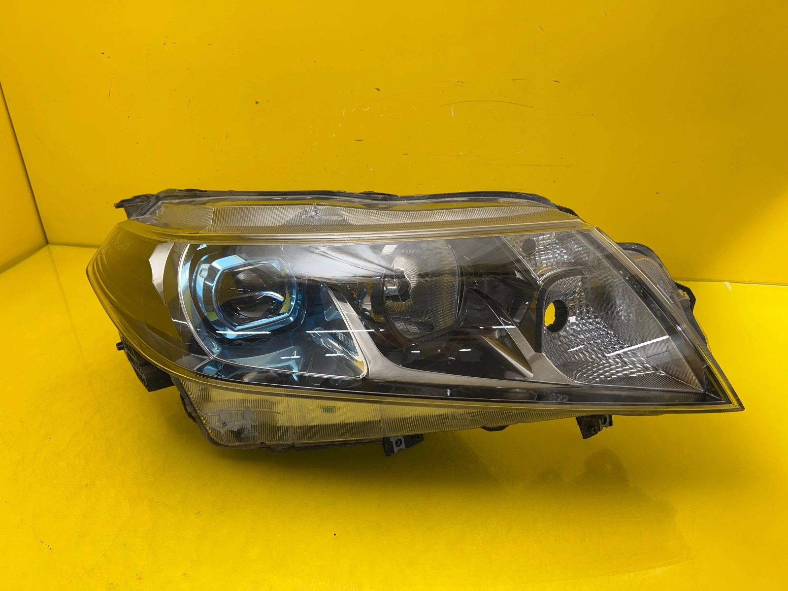 Reflektor Lampa Prawa Suzuki Vitara 3 III Full Led 100-18095 Autolamps Reflektor Lampa Prawa Suzuki Vitara 3 III Full Led 100-18095