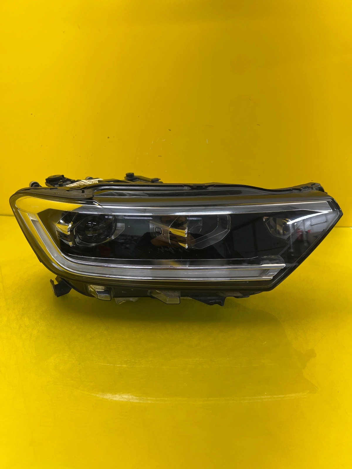 Reflektor Lampa Prawa VW T-ROC Full Led 2GA941036AD Autolamps Reflektor Lampa Prawa VW T-ROC Full Led 2GA941036AD