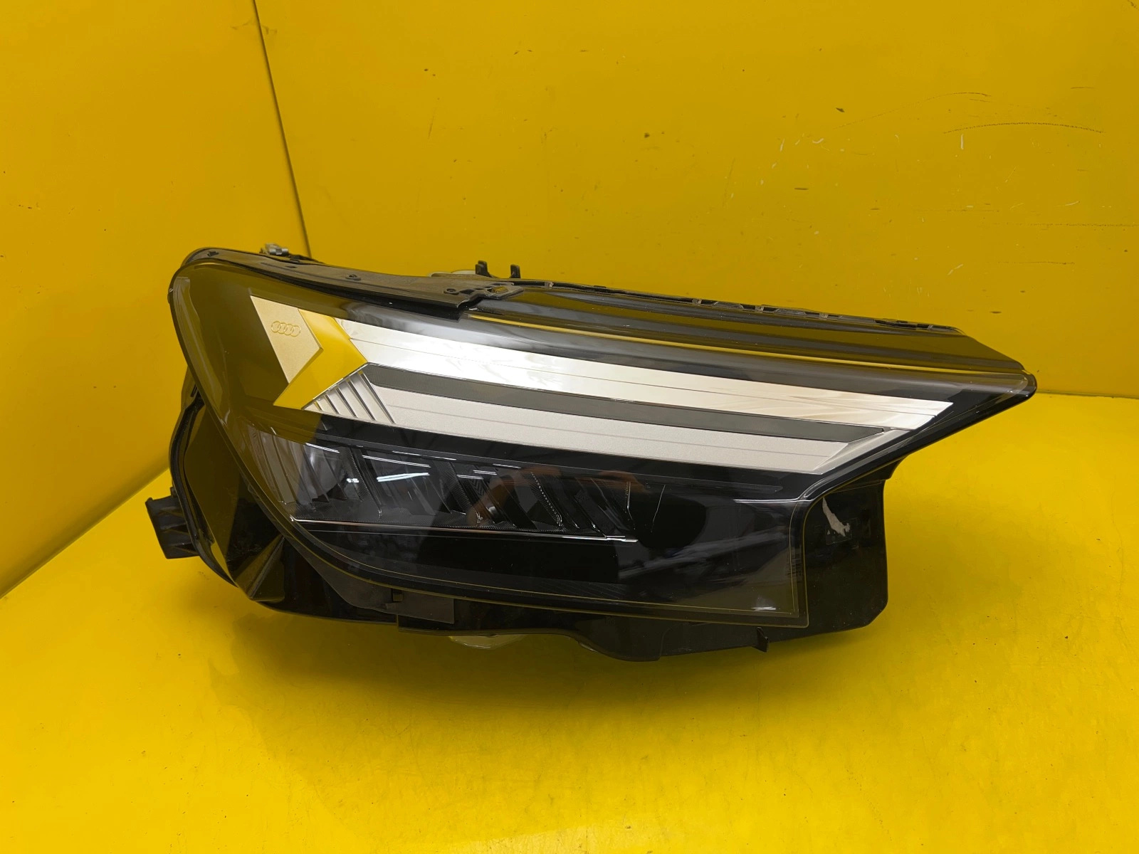 Reflektor Lampa Prawa Audi Q4 E-Tron Full Led 89A941034D Autolamps Reflektor Lampa Prawa Audi Q4 E-Tron Full Led 89A941034D