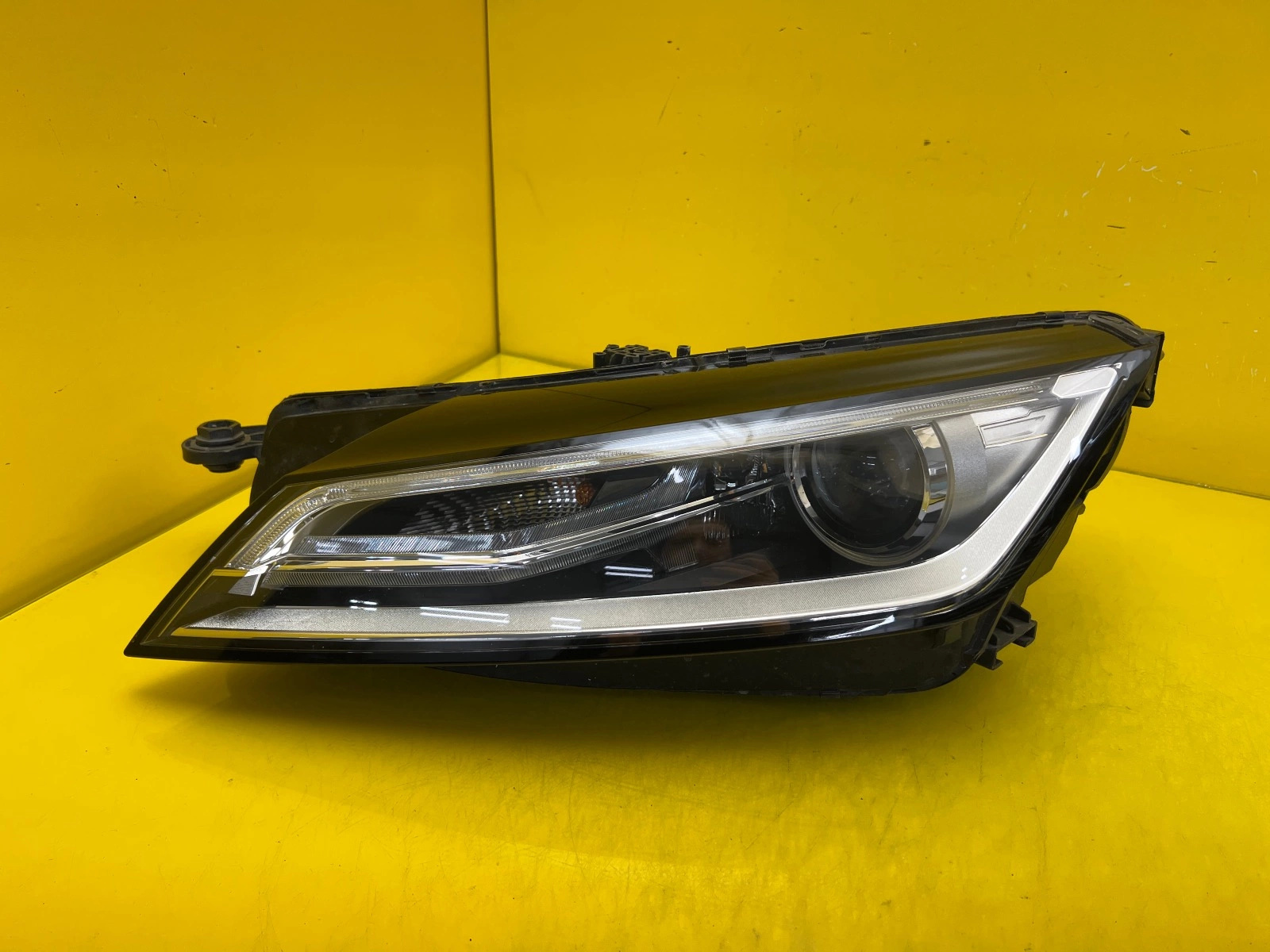 Reflektor Lampa Lewa Audi TT 8S 8S0 14- Xenon Led 8S0941005 Autolamps Reflektor Lampa Lewa Audi TT 8S 8S0 14- Xenon Led 8S0941005