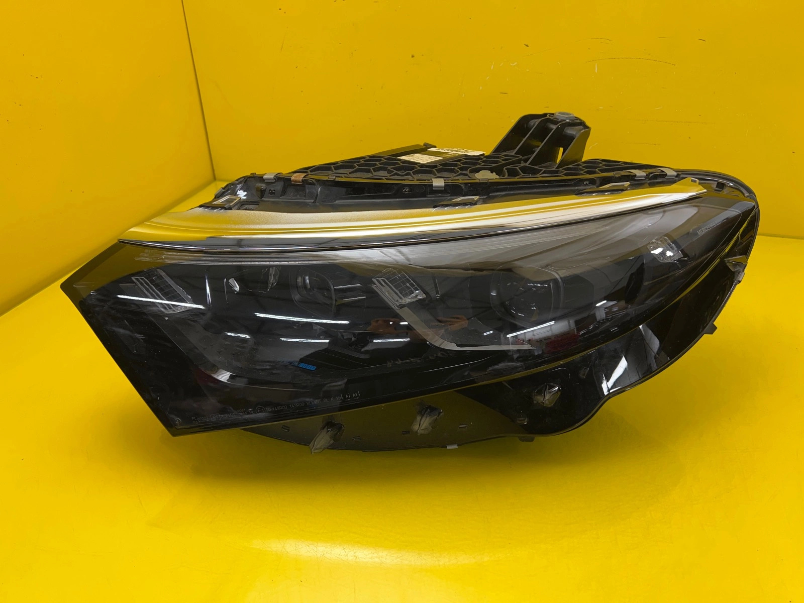 Reflektor Lampa Lewa Przód Mercedes EQS V297 W297 Digital Led A2979061102 Autolamps Reflektor Lampa Lewa Przód Mercedes EQS V297 W297 Digital Led A2979061102