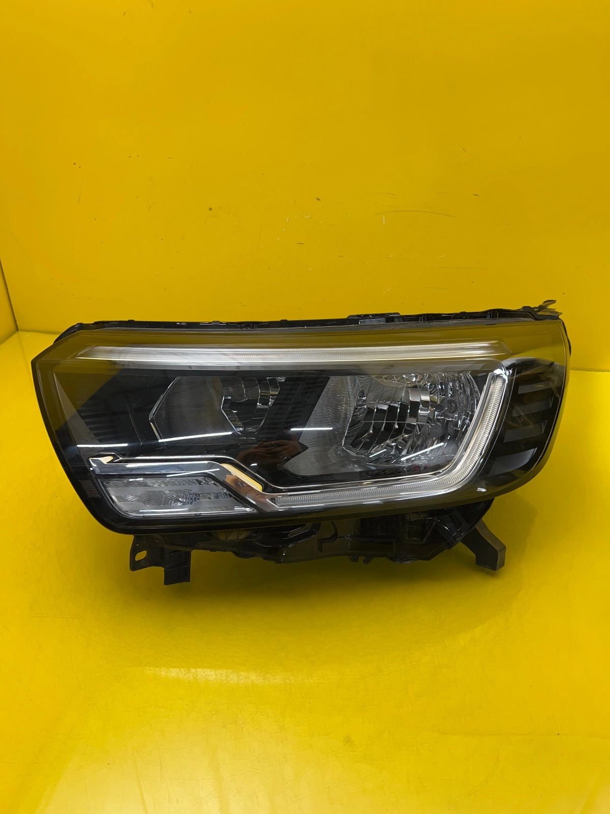 Reflektor Lampa Lewa Przednia Renault Kangoo III IV 2021- 260608411R Autolamps Reflektor Lampa Lewa Przednia Renault Kangoo III IV 2021- 260608411R