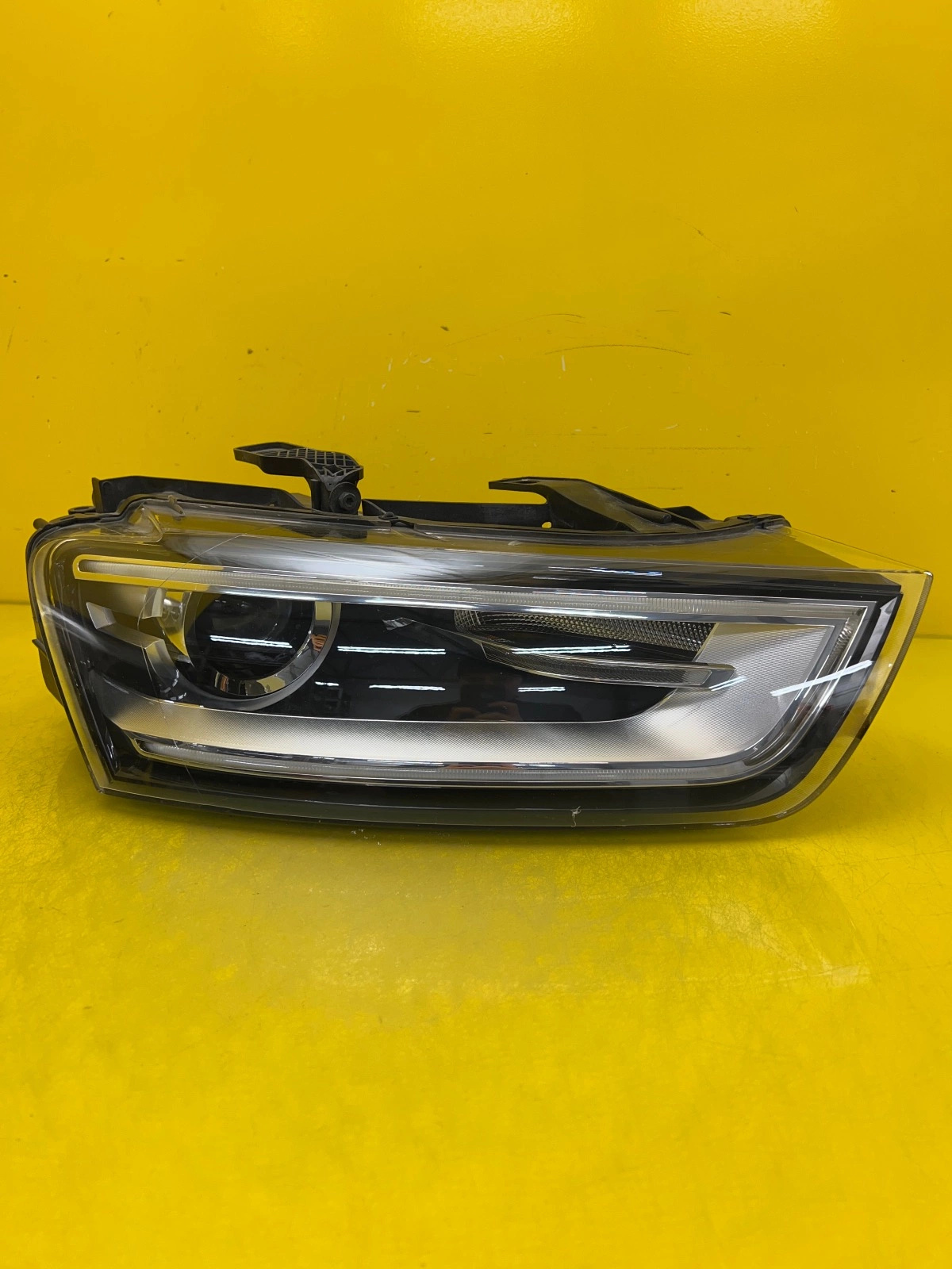 Reflektor Lampa Prawa Audi Q3 8U 11-14 Xenon Led 8U0941006 Autolamps Reflektor Lampa Prawa Audi Q3 8U 11-14 Xenon Led 8U0941006