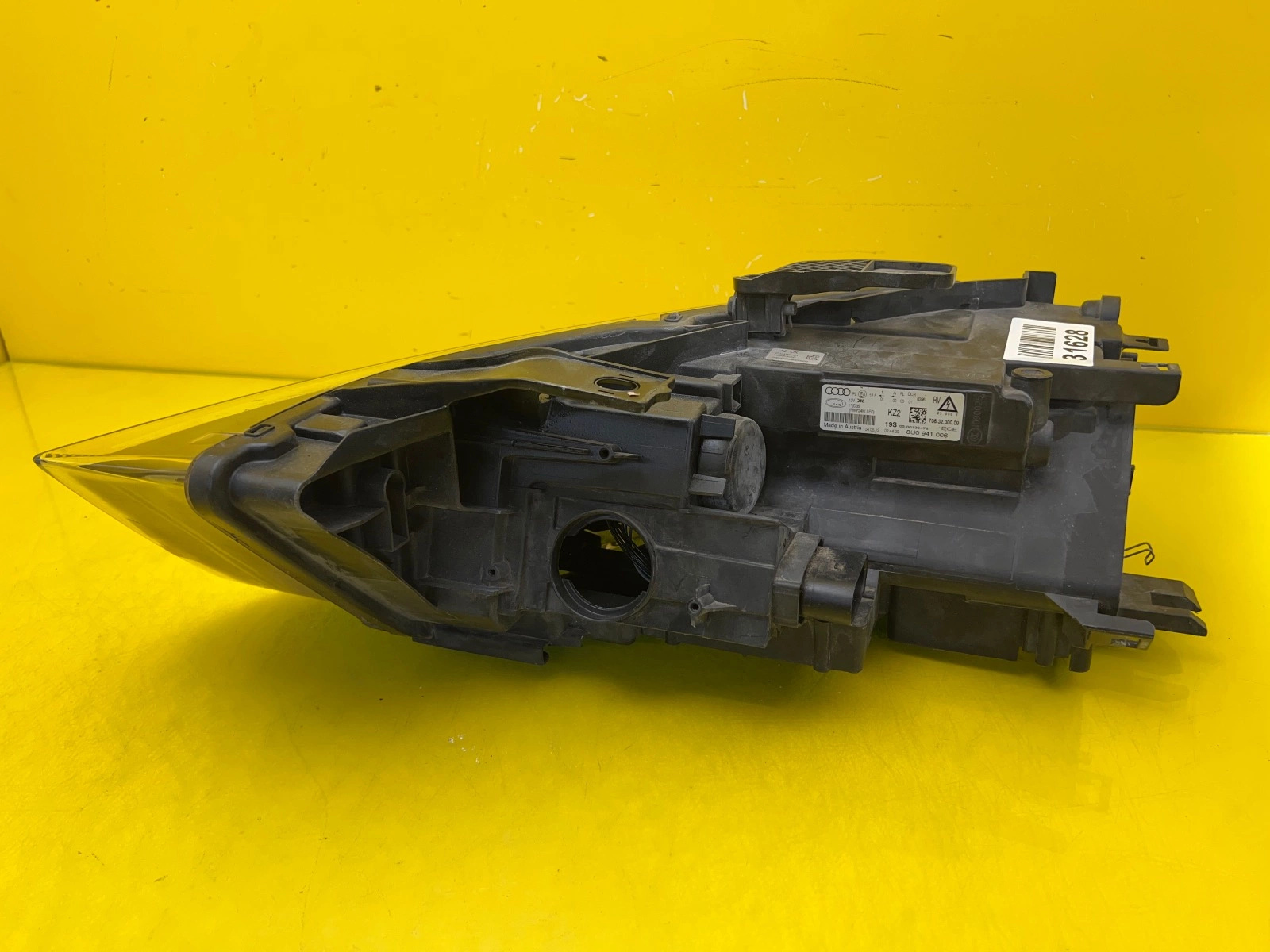 Reflektor Lampa Prawa Audi Q3 8U 11-14 Xenon Led 8U0941006 Autolamps 4 Reflektor Lampa Prawa Audi Q3 8U 11-14 Xenon Led 8U0941006