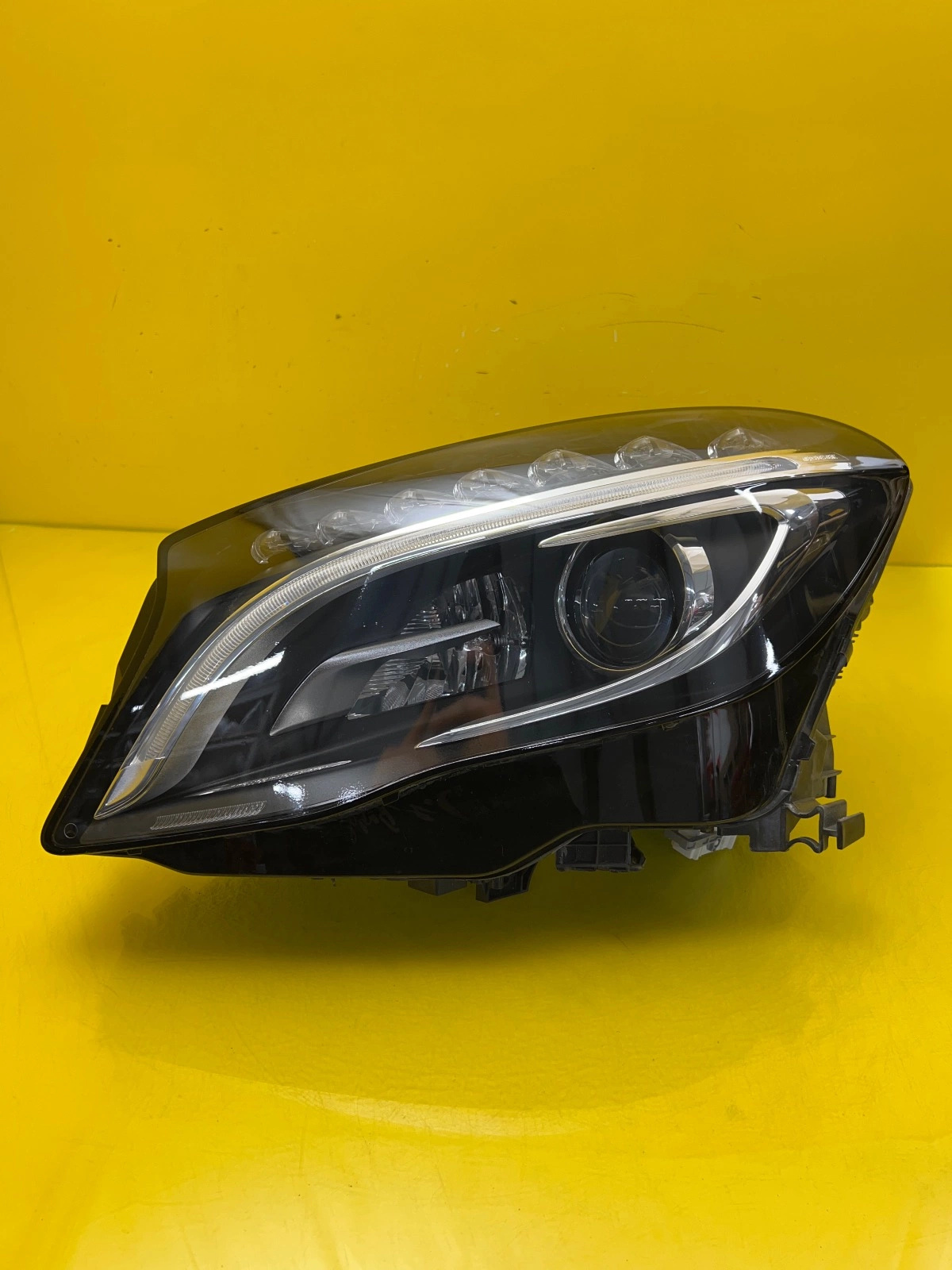 Reflektor Lampa Lewa Mercedes GLA W156 Bi-Xenon ILS A1569062300 Autolamps Reflektor Lampa Lewa Mercedes GLA W156 Bi-Xenon ILS A1569062300