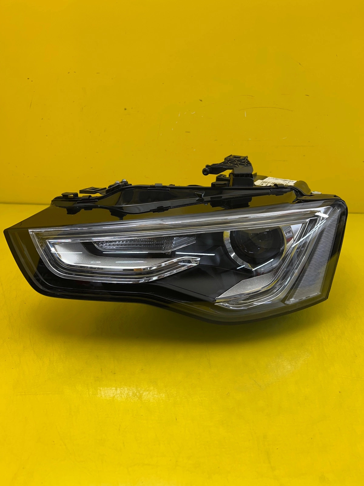 Reflektor Lampa Lewa Audi A5 8T Lift 11-15 Bi-Xenon Led 8T0941005C Autolamps Reflektor Lampa Lewa Audi A5 8T Lift 11-15 Bi-Xenon Led 8T0941005C