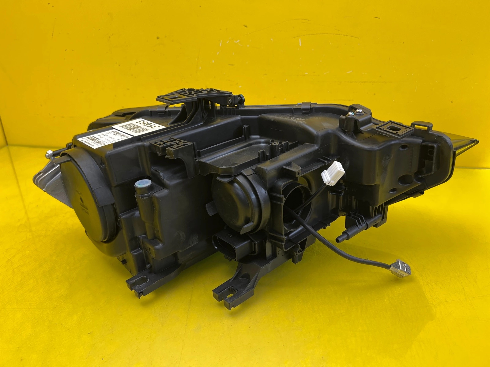 Reflektor Lampa Lewa Audi A5 8T Lift 11-15 Bi-Xenon Led 8T0941005C Autolamps 4 Reflektor Lampa Lewa Audi A5 8T Lift 11-15 Bi-Xenon Led 8T0941005C