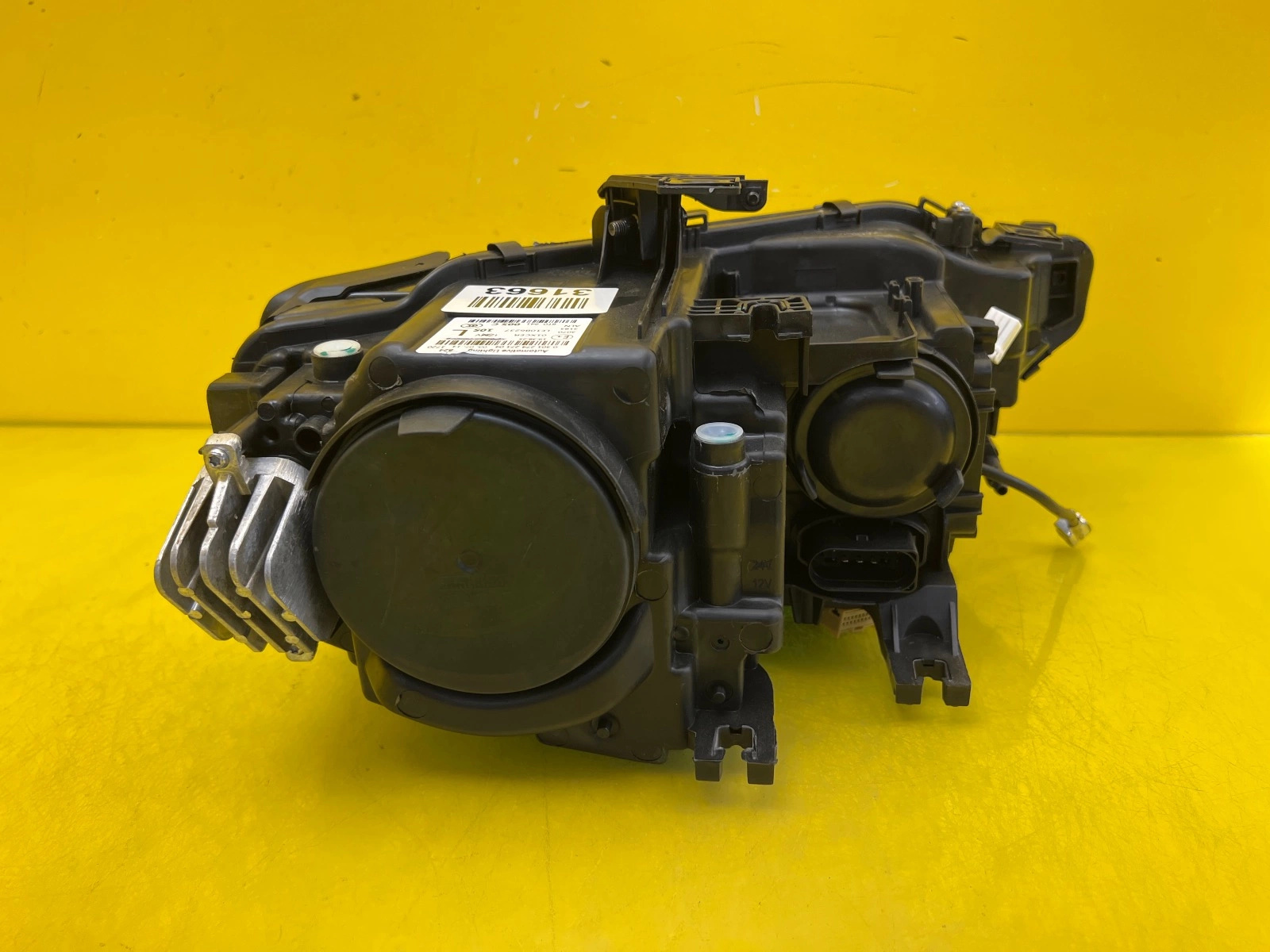 Reflektor Lampa Lewa Audi A5 8T Lift 11-15 Bi-Xenon Led 8T0941005C Autolamps 5 Reflektor Lampa Lewa Audi A5 8T Lift 11-15 Bi-Xenon Led 8T0941005C