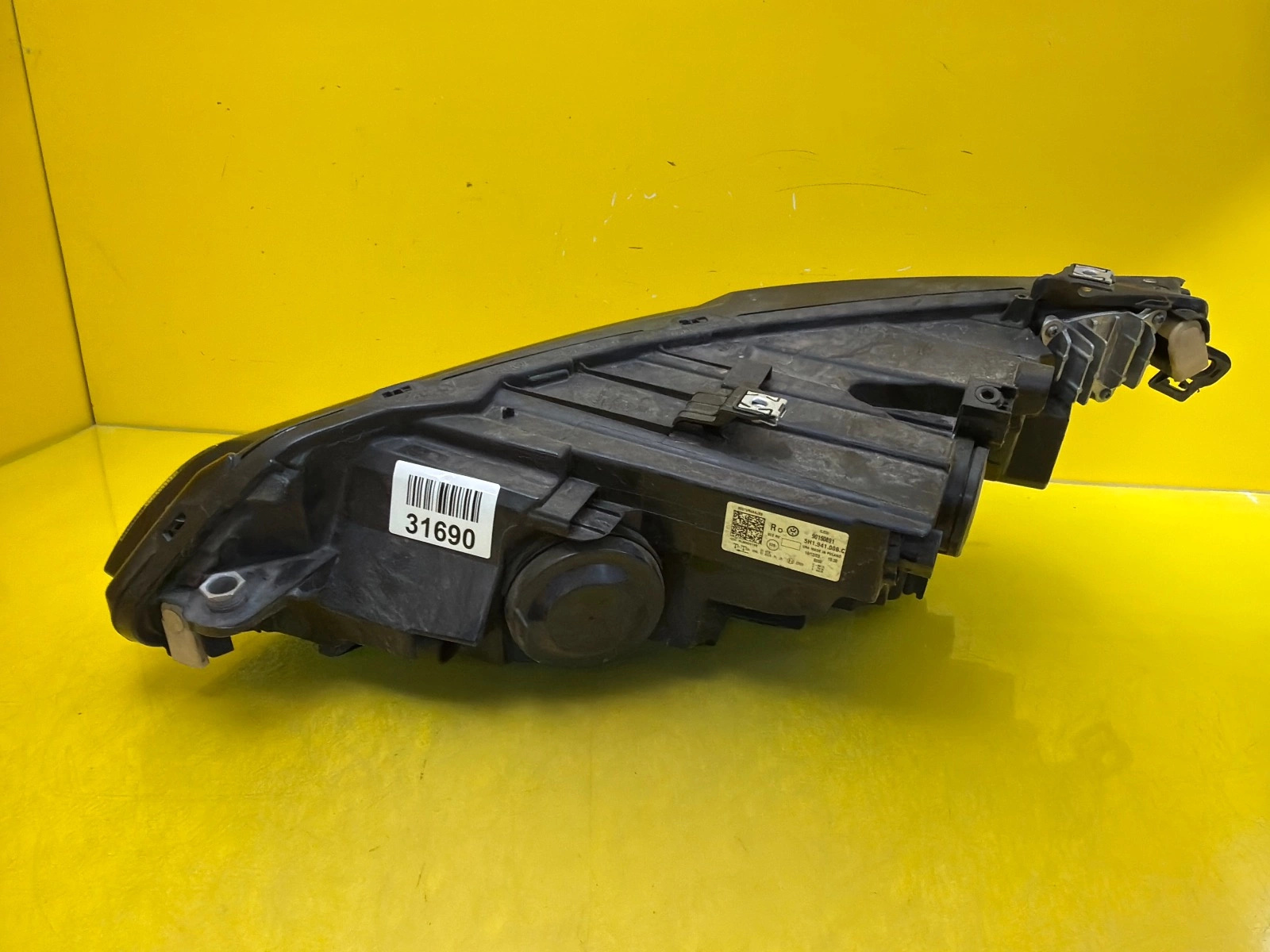 Reflektor Lampa Prawa VW Golf VIII 8 5H1941005C Led 2019- Autolamps 4 Reflektor Lampa Prawa VW Golf VIII 8 5H1941005C Led 2019-