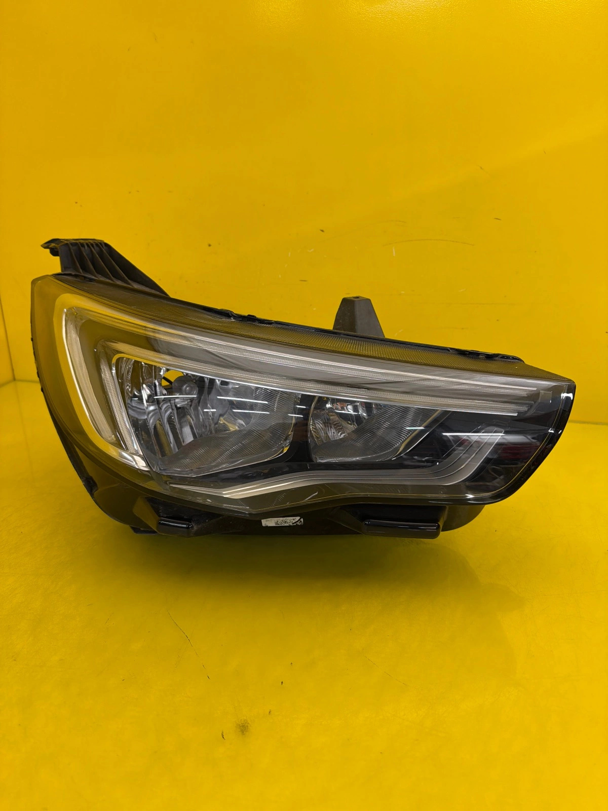 Reflektor Lampa Prawa Opel Grandland X Zwykła+Led YP00015580 Autolamps Reflektor Lampa Prawa Opel Grandland X Zwykła+Led YP00015580