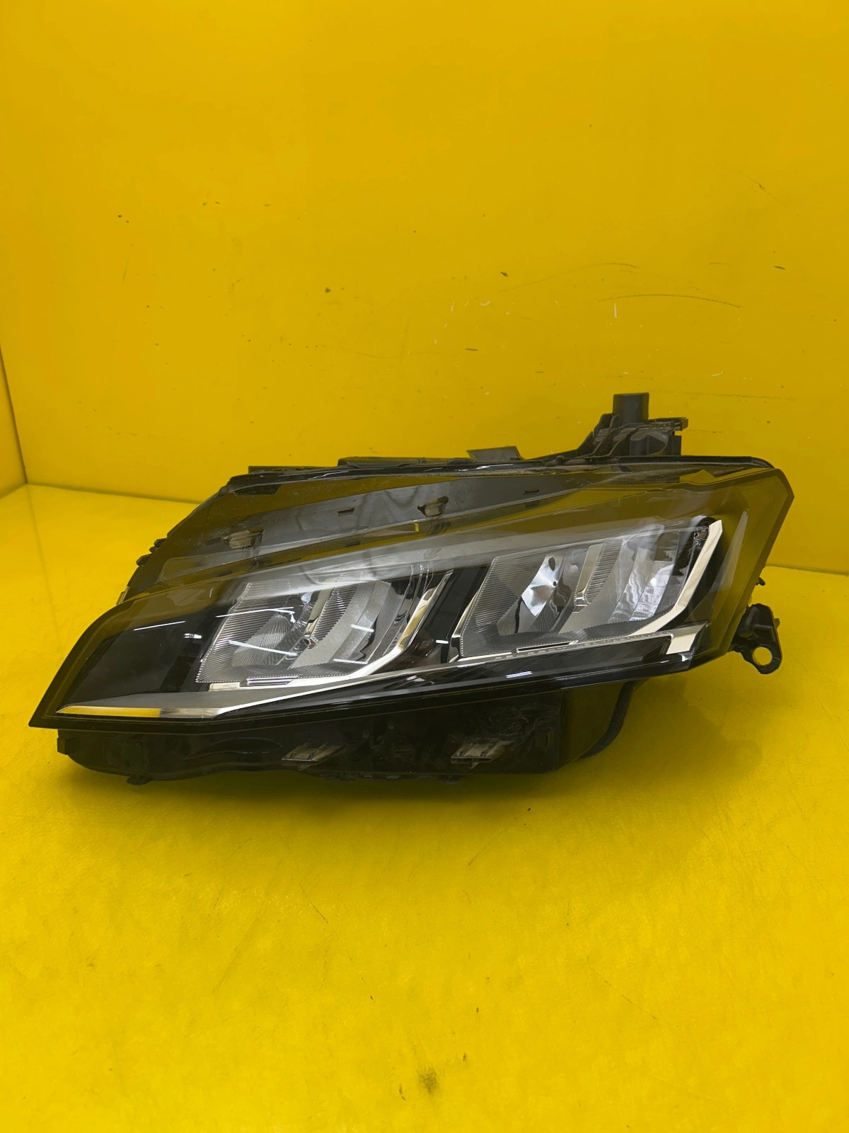 Reflektor Lampa Lewa Przednia Peugeot 308 III T10 P5 Led 2021- 9851673380 Autolamps Reflektor Lampa Lewa Przednia Peugeot 308 III T10 P5 Led 2021- 9851673380