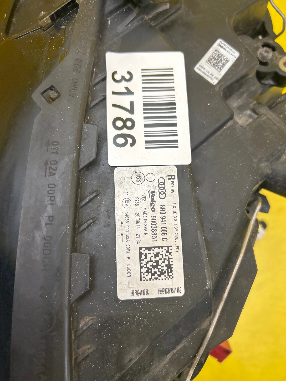 Reflektor Lampa Prawa Audi Q5 8R Lift 16- Xenon Nieskrętny Led 8R0941006C Autolamps 2 Reflektor Lampa Prawa Audi Q5 8R Lift 16- Xenon Nieskrętny Led 8R0941006C