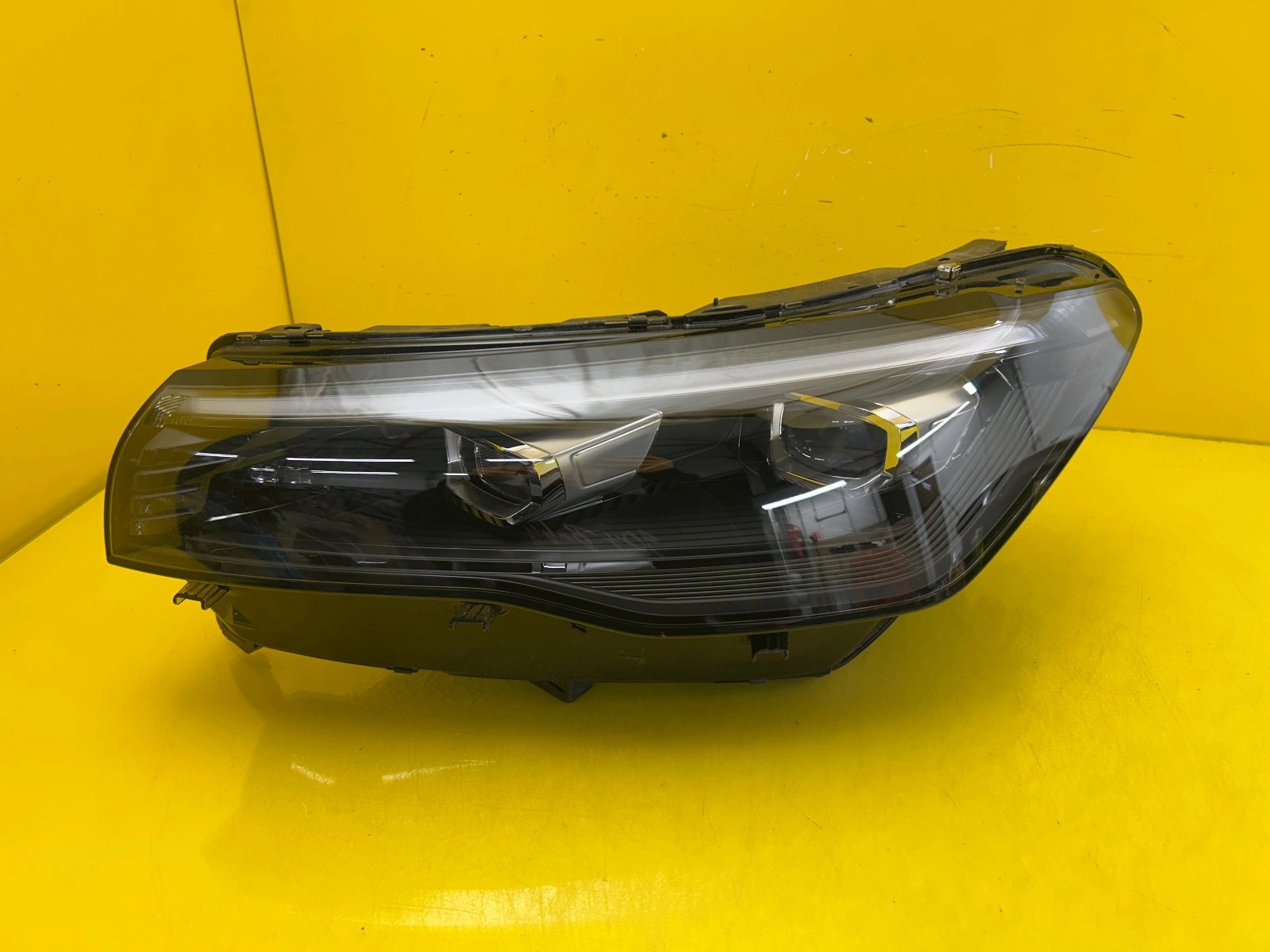 Reflektor Lampa Przednia Lewa VW Tiguan III Full Led 571941035C Autolamps Reflektor Lampa Przednia Lewa VW Tiguan III Full Led 571941035C