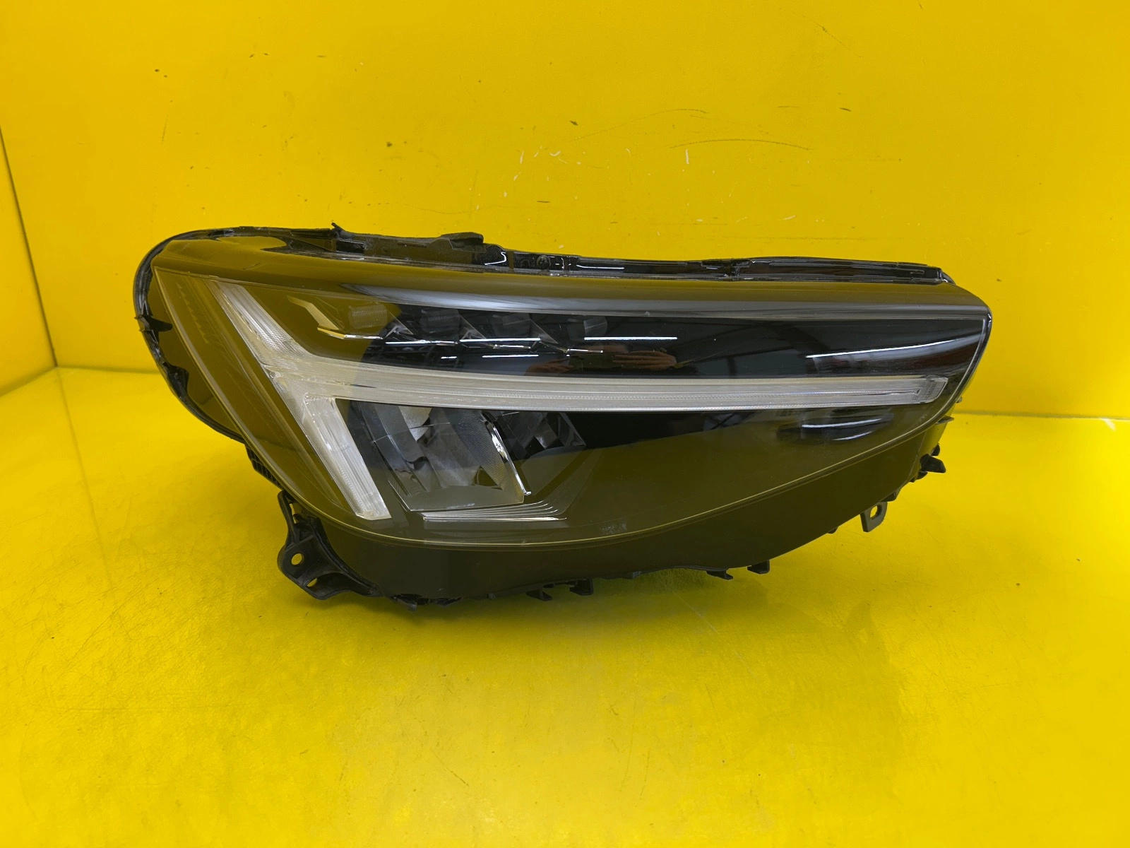 Reflektor Lampa Prawa Volvo XC40 Lift Full Led 32404666 Autolamps Reflektor Lampa Prawa Volvo XC40 Lift Full Led 32404666