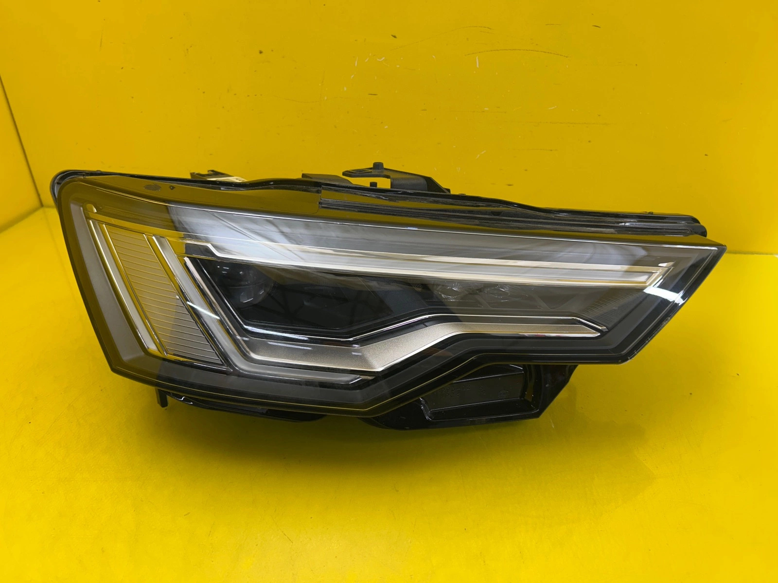 Reflektor Lampa Prawa Audi A6 C8 Full Led 4K0941040H Autolamps Reflektor Lampa Prawa Audi A6 C8 Full Led 4K0941040H