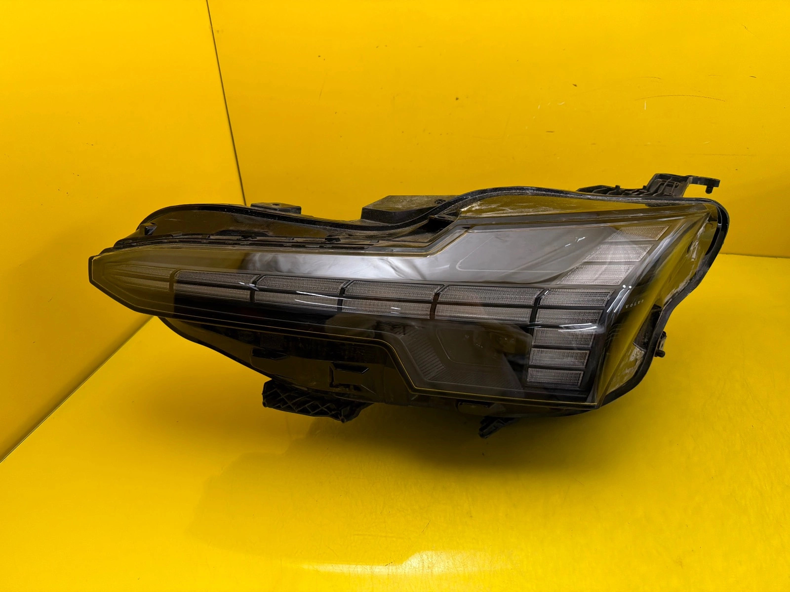 Reflektor Lampa Lewa Przednia Volvo EX30 Full Led 80000401 Autolamps Reflektor Lampa Lewa Przednia Volvo EX30 Full Led 80000401