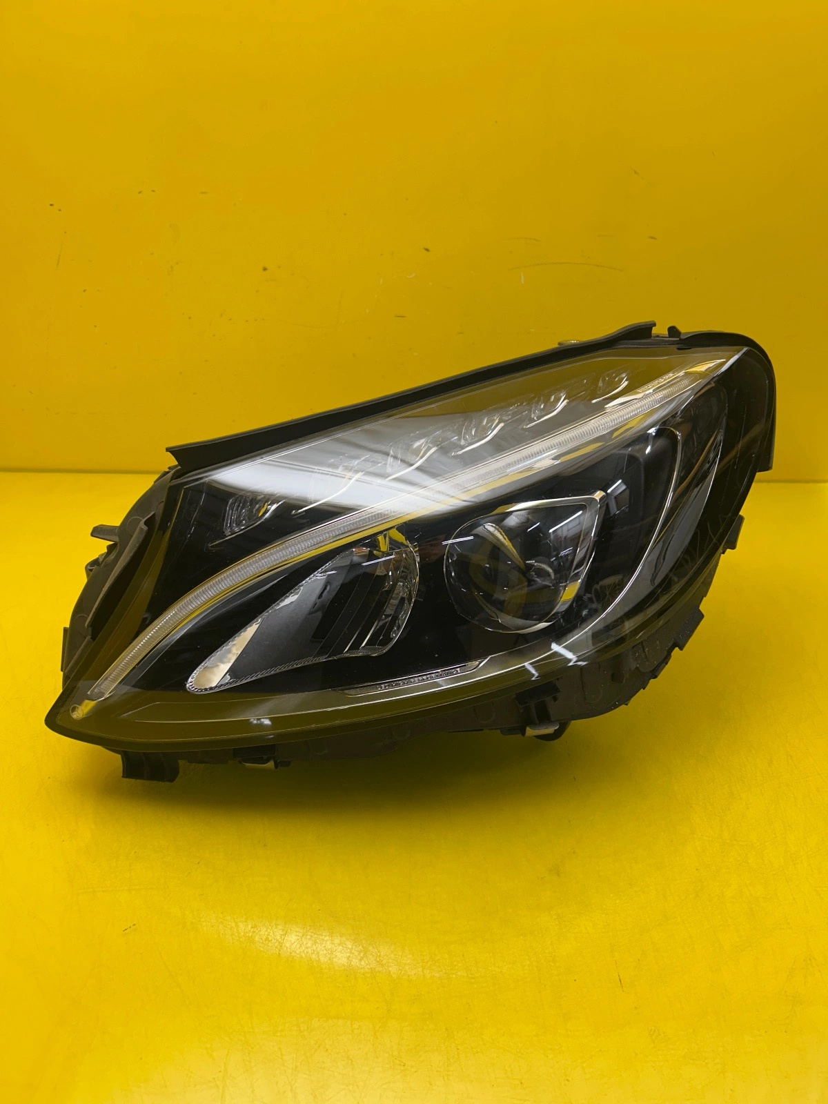 Reflektor Lampa Lewa Przód Mercedes C-Klasa W205 Full Led A2059063703 Autolamps Reflektor Lampa Lewa Przód Mercedes C-Klasa W205 Full Led A2059063703