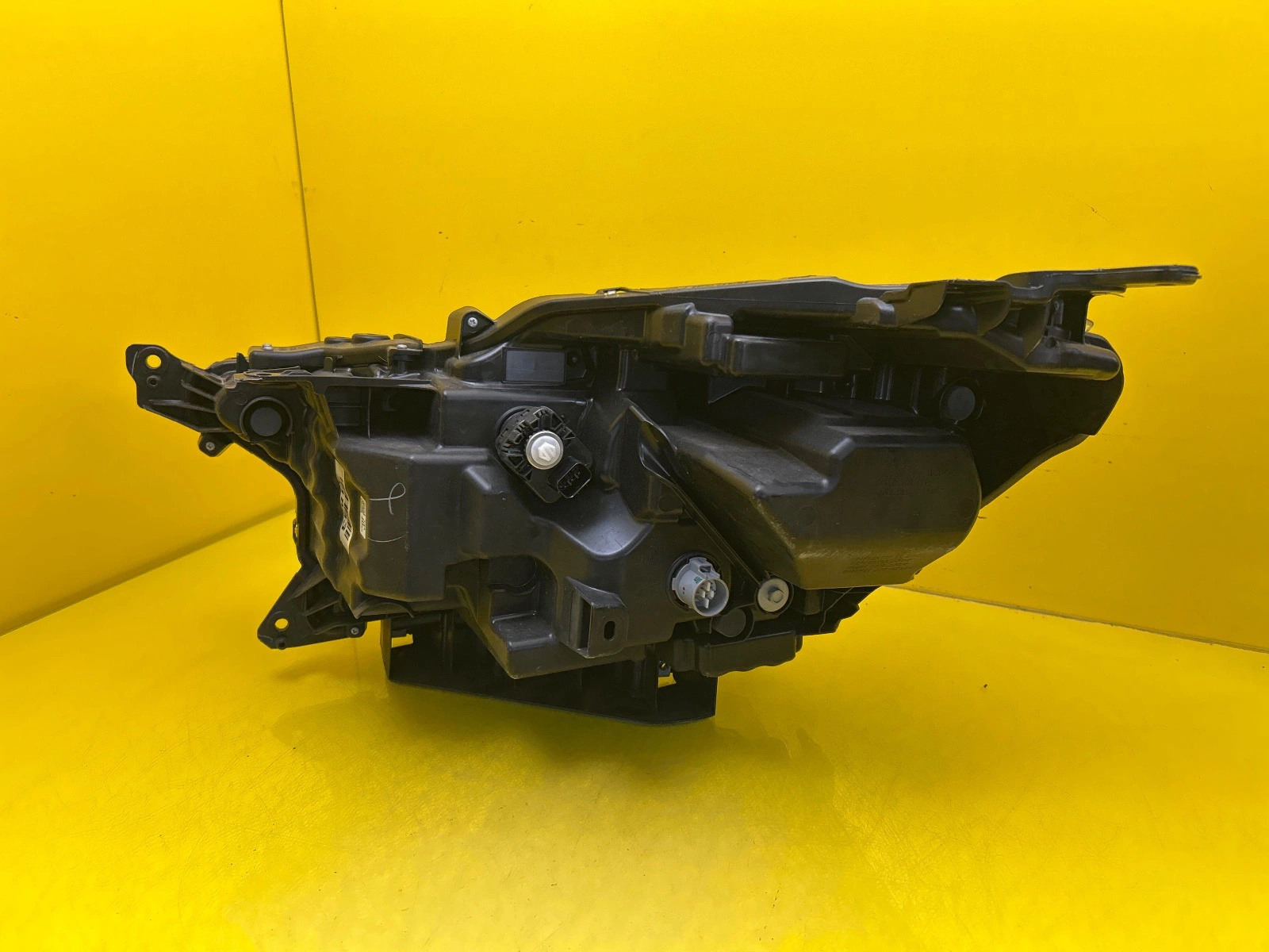 Reflektor Lampa Przód Prawa Suzuki SX4 S-Cross II Full Led 21- Autolamps 3 Reflektor Lampa Przód Prawa Suzuki SX4 S-Cross II Full Led 21-