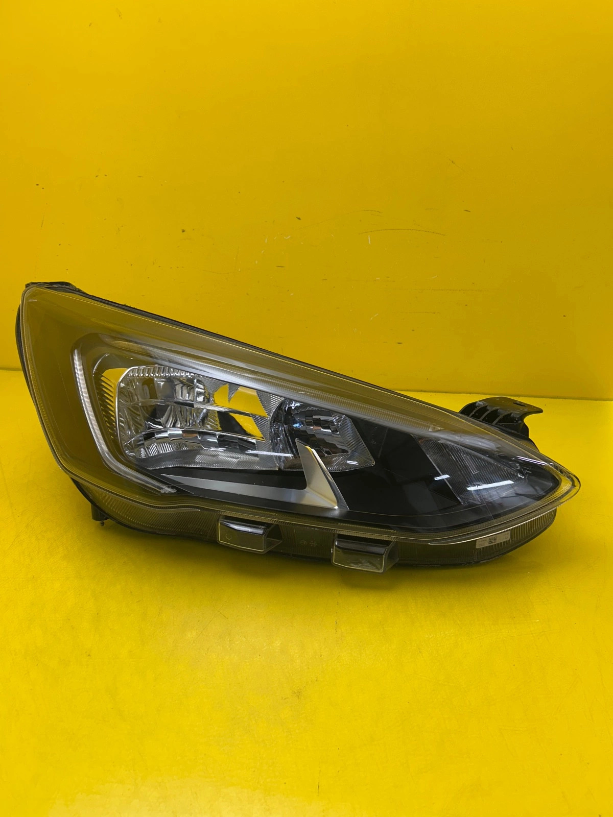 Reflektor Lampa Prawa Ford Focus MK4 Led 2018- MX7B-13E014-CD Autolamps Reflektor Lampa Prawa Ford Focus MK4 Led 2018- MX7B-13E014-CD