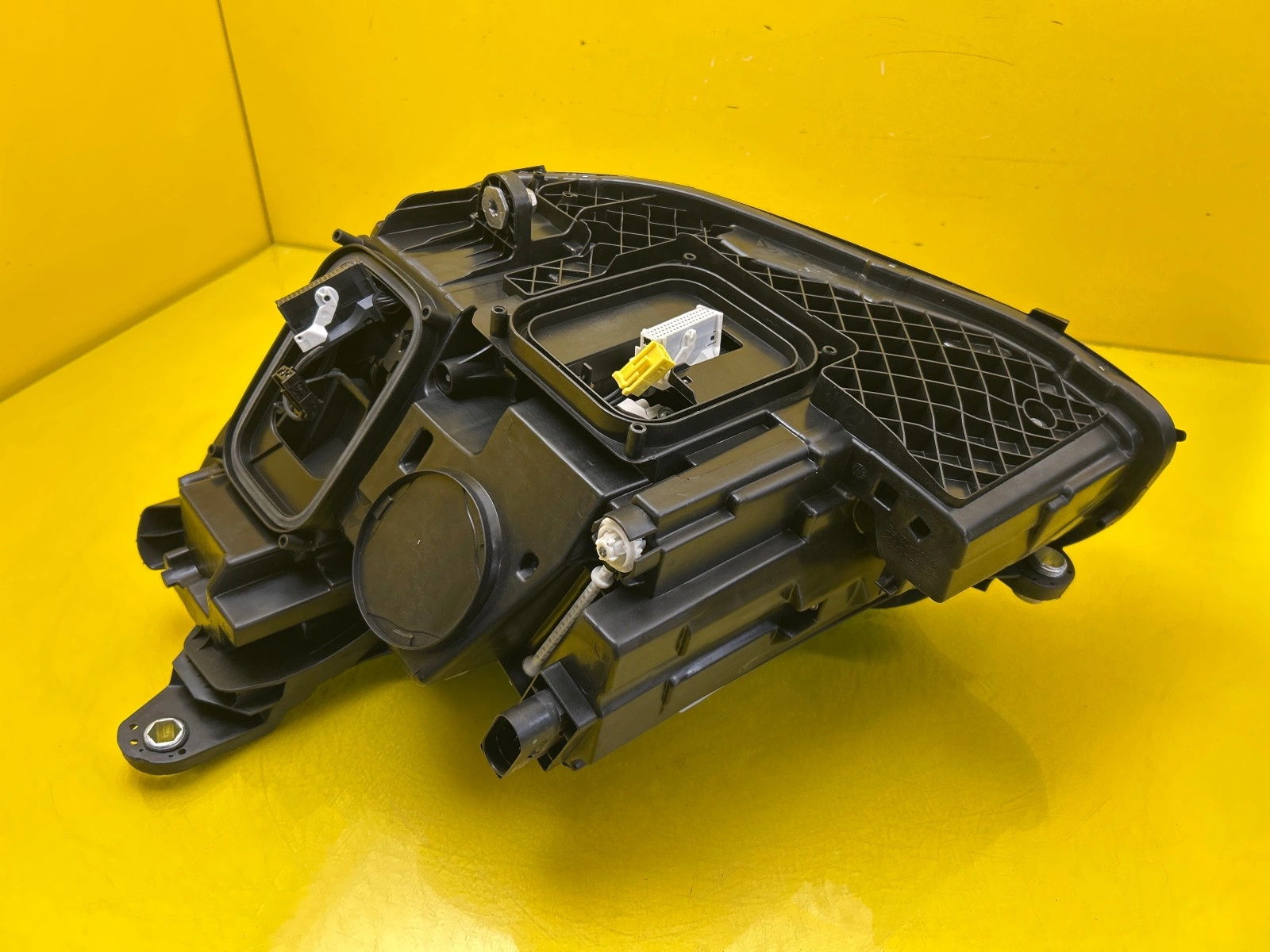 Reflektor Lampa Prawa Mercedes E-Klasa W213 Multibeam A2139067606 Autolamps 4 Reflektor Lampa Prawa Mercedes E-Klasa W213 Multibeam A2139067606