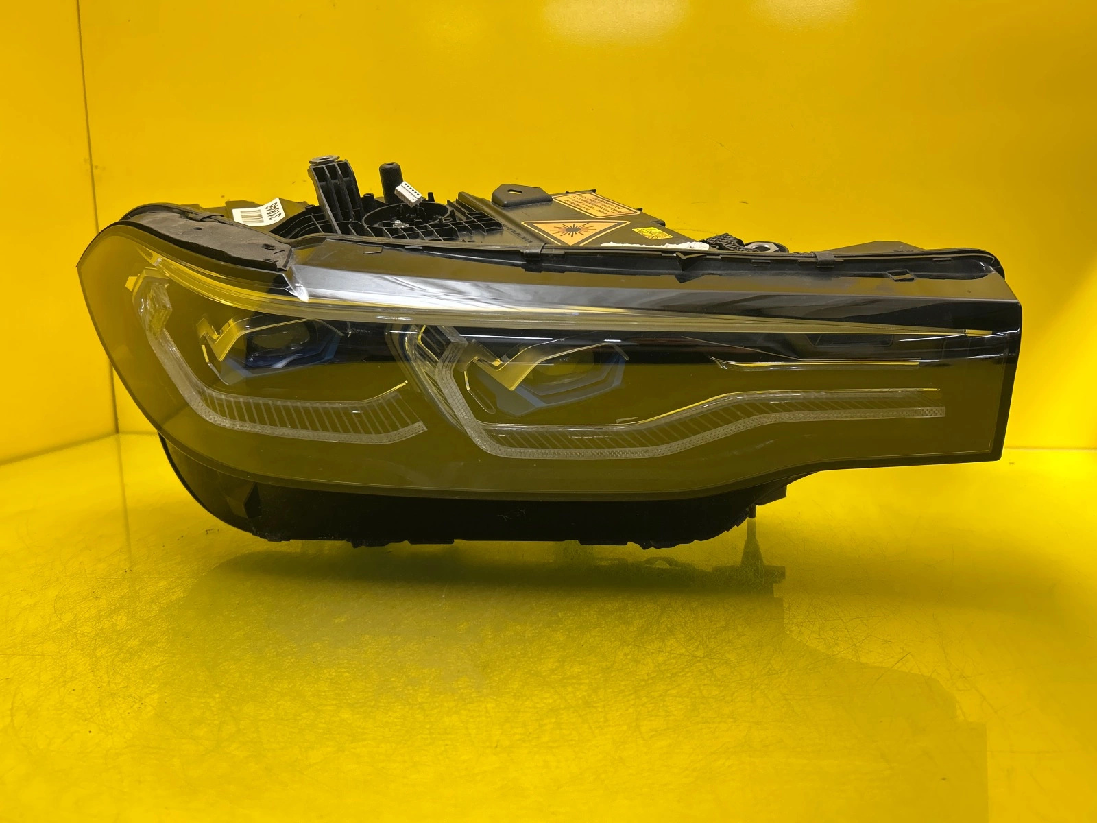 Reflektor Lampa Prawa BMW X7 G07 Laser 9481802-10 Autolamps Reflektor Lampa Prawa BMW X7 G07 Laser 9481802-10