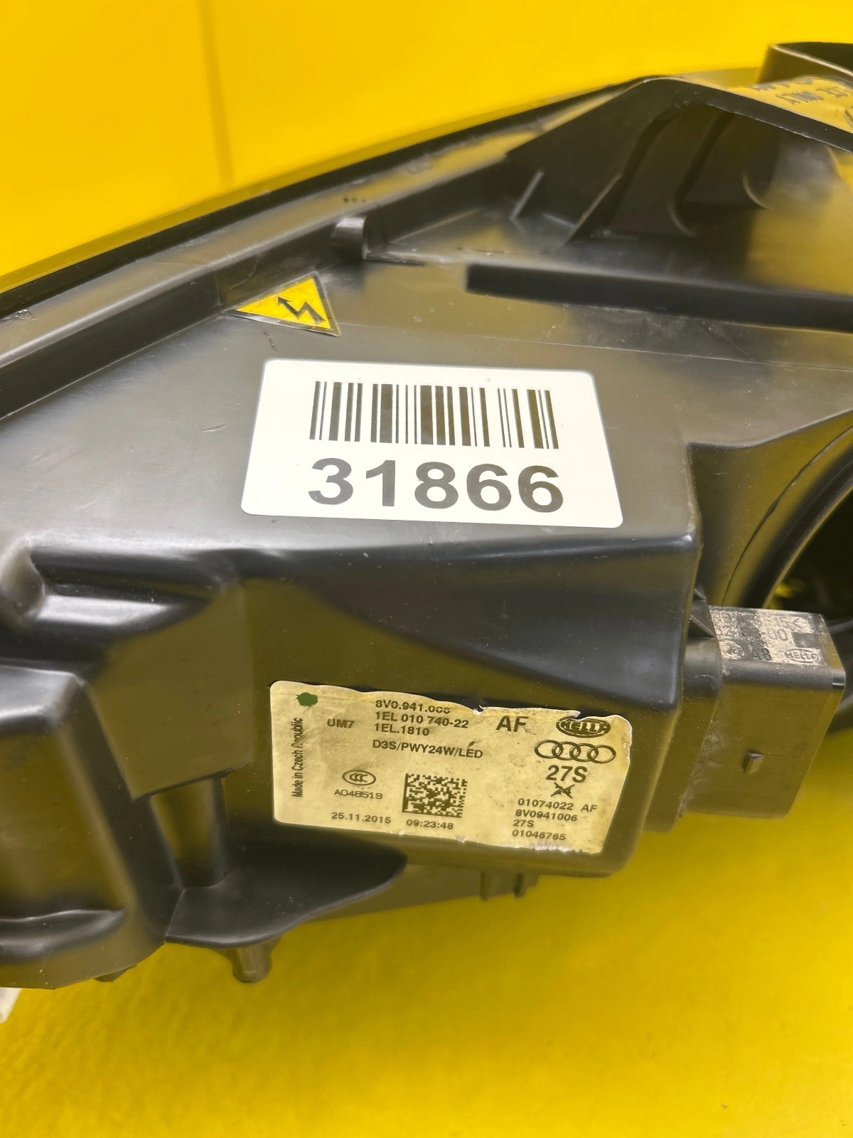 Reflektor Lampa Prawa Audi A3 8V 12-15 Xenon 8V0941006 Autolamps 2 Reflektor Lampa Prawa Audi A3 8V 12-15 Xenon 8V0941006