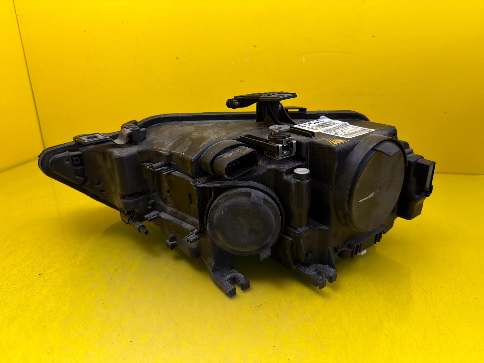 Reflektor Lampa Prawa Audi A4 B8 8K0 12-16 Bi-Xenon 8K0941006C Autolamps 3 Reflektor Lampa Prawa Audi A4 B8 8K0 12-16 Bi-Xenon 8K0941006C