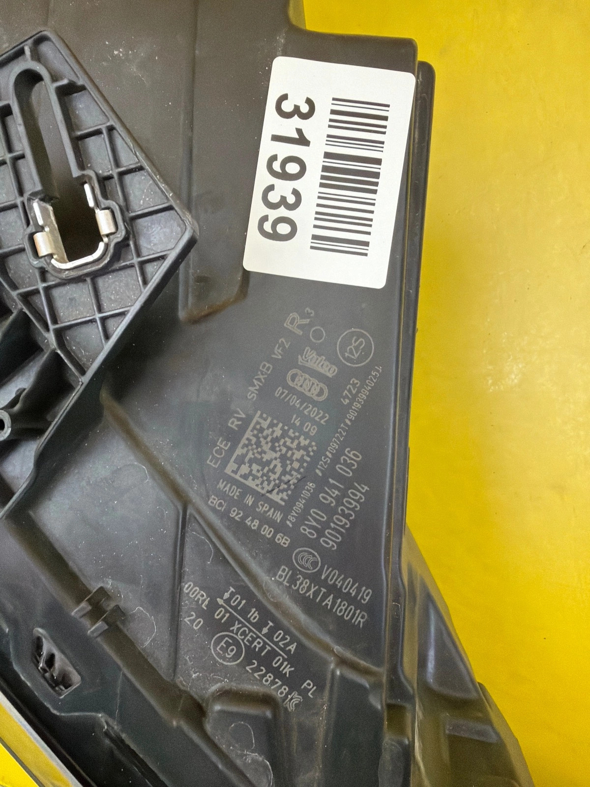 Reflektor Lampa Prawa Audi A3 8Y Matrix Full Led 8Y0941036 Autolamps 2 Reflektor Lampa Prawa Audi A3 8Y Matrix Full Led 8Y0941036