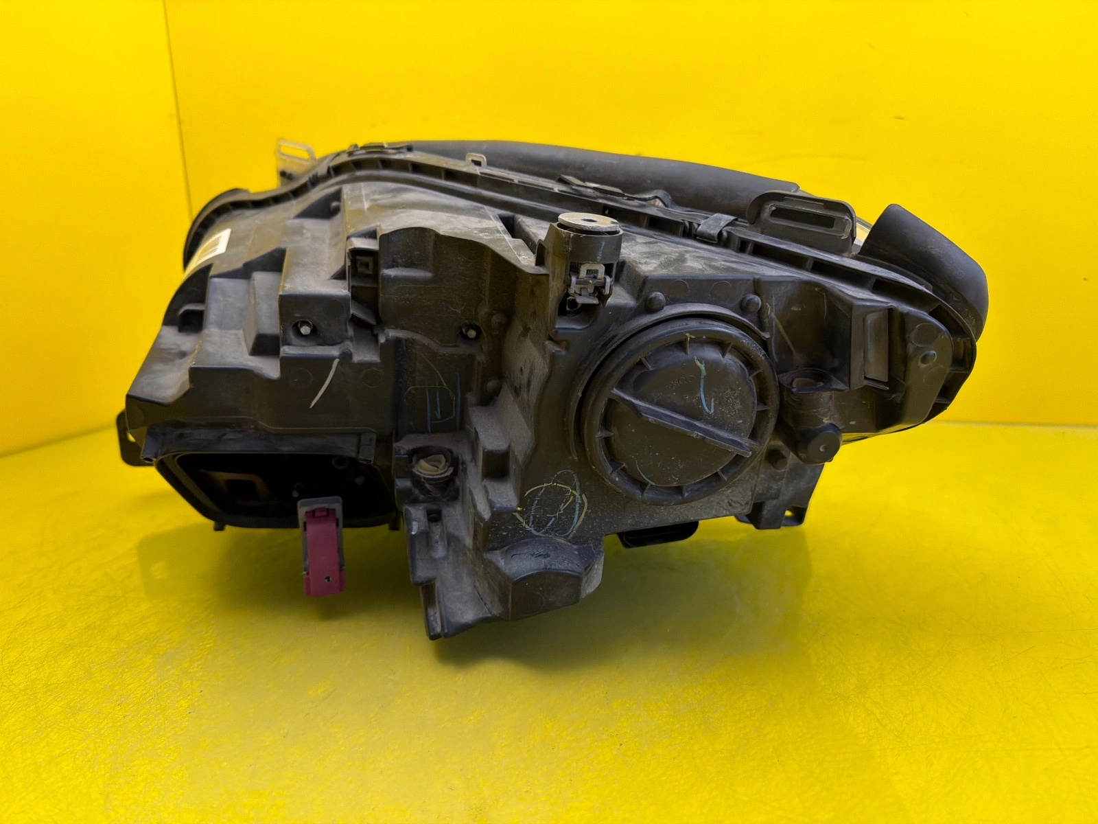 Reflektor Lampa Prawa Mercedes ML W166 Bi-Xenon Led A1668202759 USA Autolamps 4 Reflektor Lampa Prawa Mercedes ML W166 Bi-Xenon Led A1668202759 USA