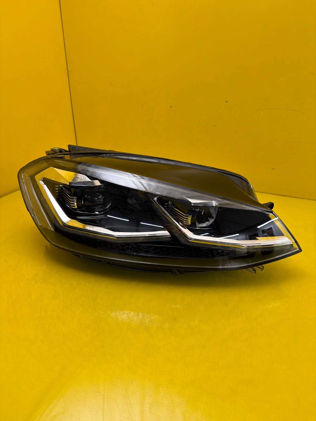 Reflektor Lampa Prawa VW Golf VII Lift Full Led 5G2941774 Autolamps Reflektor Lampa Prawa VW Golf VII Lift Full Led 5G2941774