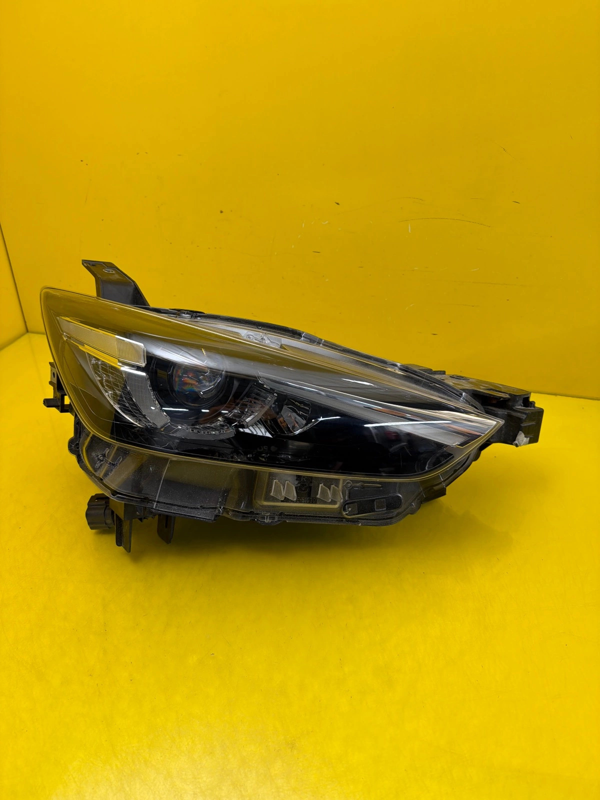 Reflektor Lampa Przednia Prawa Mazda CX3 Full Led 10 Pinów D10E-51030 Autolamps Reflektor Lampa Przednia Prawa Mazda CX3 Full Led 10 Pinów D10E-51030