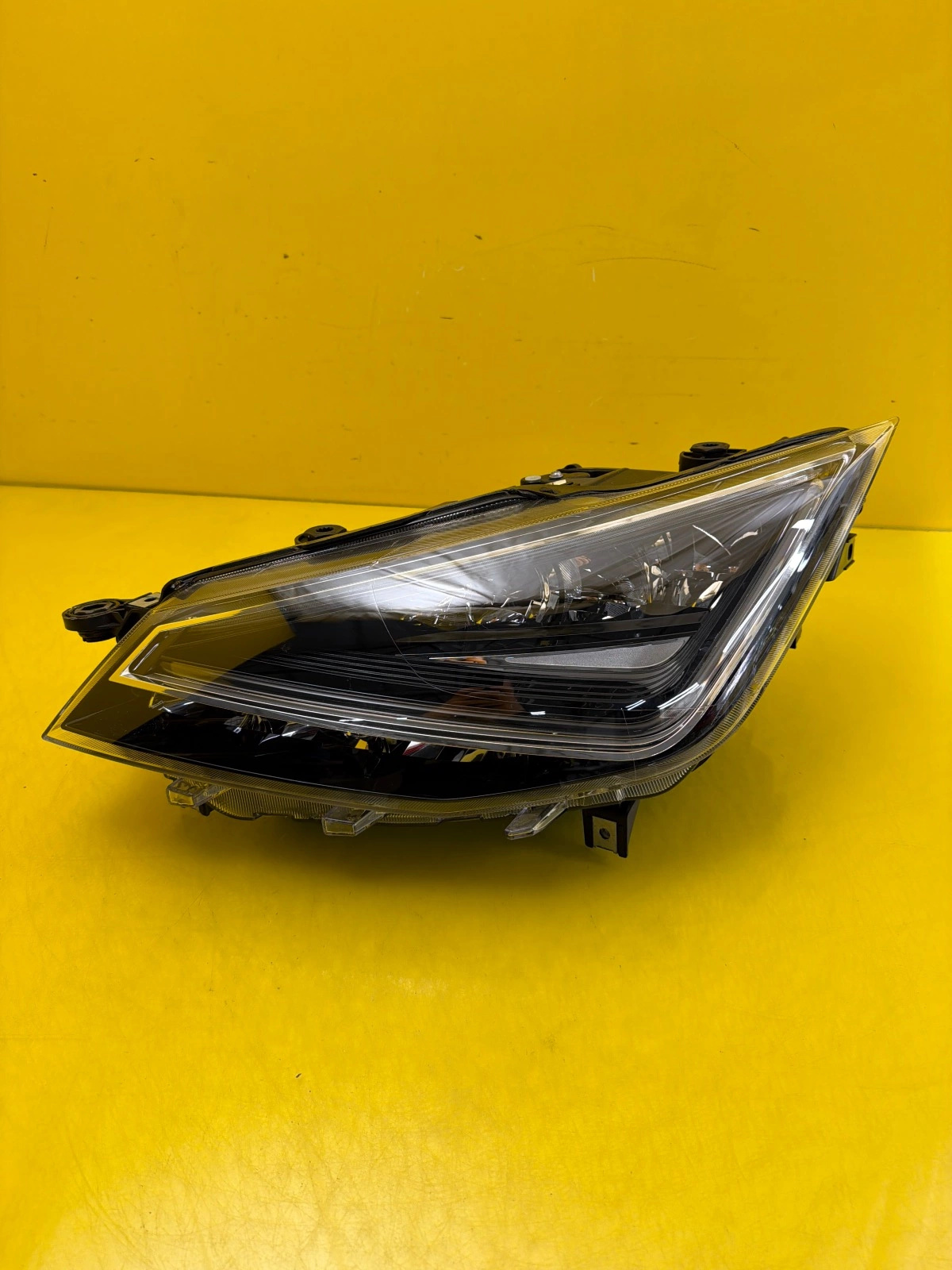 Reflektor Lampa Lewa Przednia Seat Ibiza V 6F Arona 18- Full Led 6F1941007B Autolamps Reflektor Lampa Lewa Przednia Seat Ibiza V 6F Arona 18- Full Led 6F1941007B