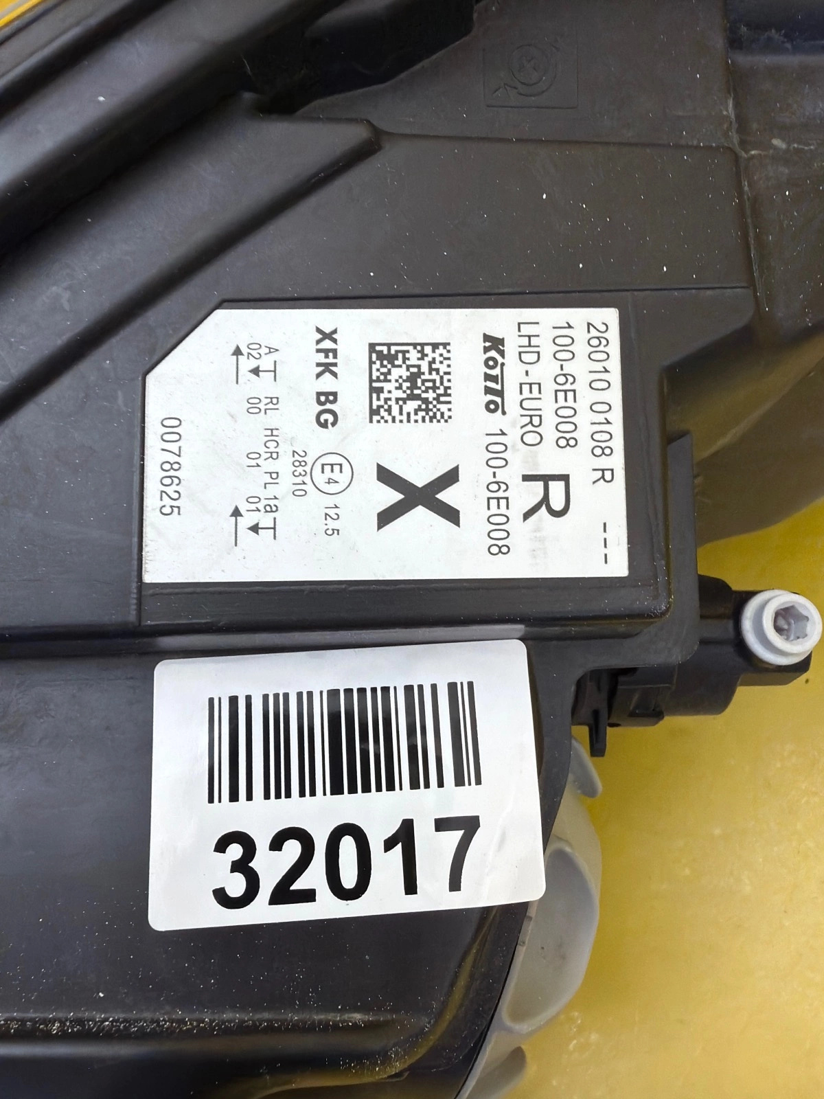 Reflektor Lampa Prawa Przód Renault Kangoo IV 21-24 Zwykła + Led 260100108R Autolamps 2 Reflektor Lampa Prawa Przód Renault Kangoo IV 21-24 Zwykła + Led 260100108R