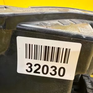 Reflektor Lampa Prawa Honda HR-V II 2 Zwykła 100-18094