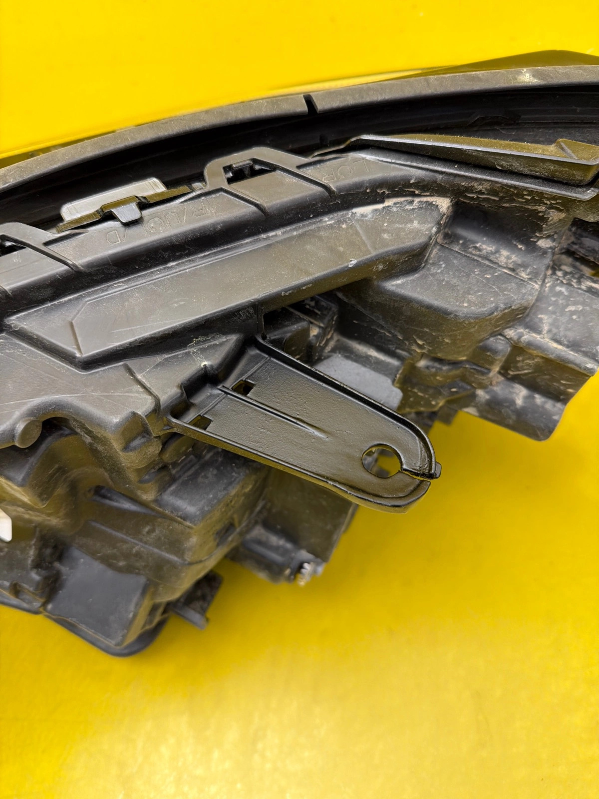 Reflektor Lampa Prawa Przednia Toyota BZ4X Full Led Autolamps 4 Reflektor Lampa Prawa Przednia Toyota BZ4X Full Led