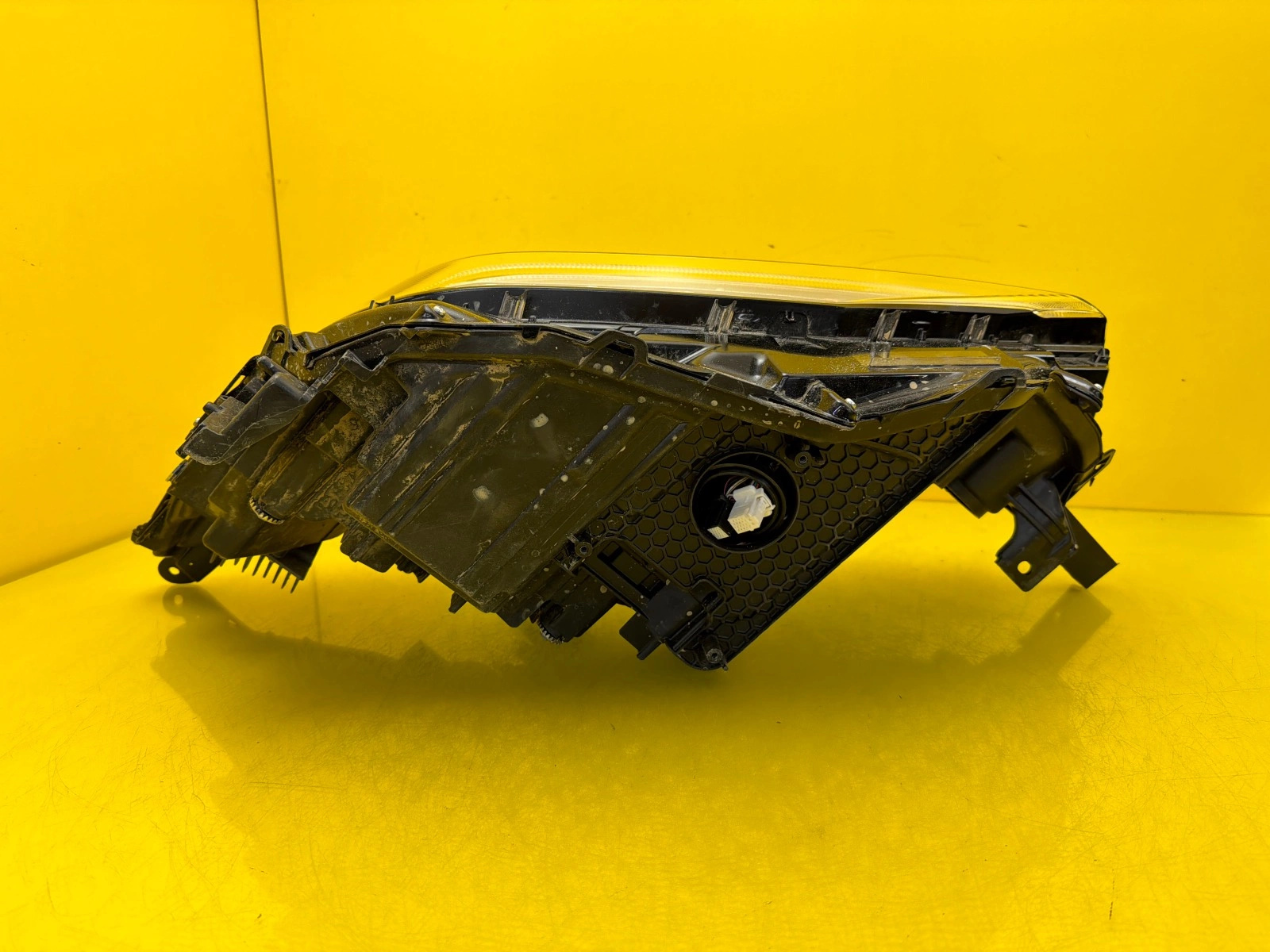 Reflektor Lampa Prawa Przednia Toyota BZ4X Full Led Autolamps 5 Reflektor Lampa Prawa Przednia Toyota BZ4X Full Led