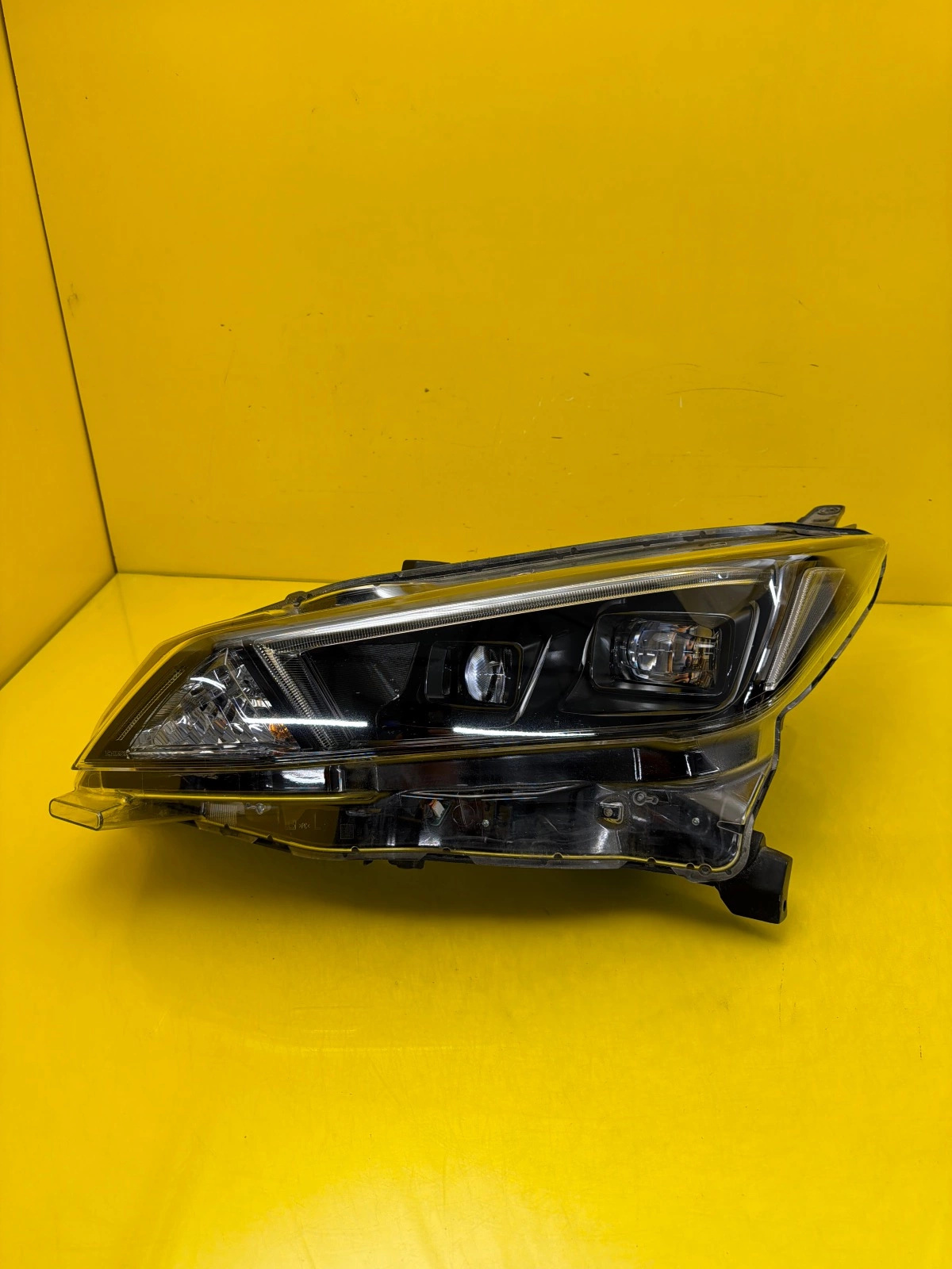 Reflektor Lampa Lewa Nissan Leaf II 17- Full Led 260606WK7A Ciemna Czarna Autolamps Reflektor Lampa Lewa Nissan Leaf II 17- Full Led 260606WK7A Ciemna Czarna