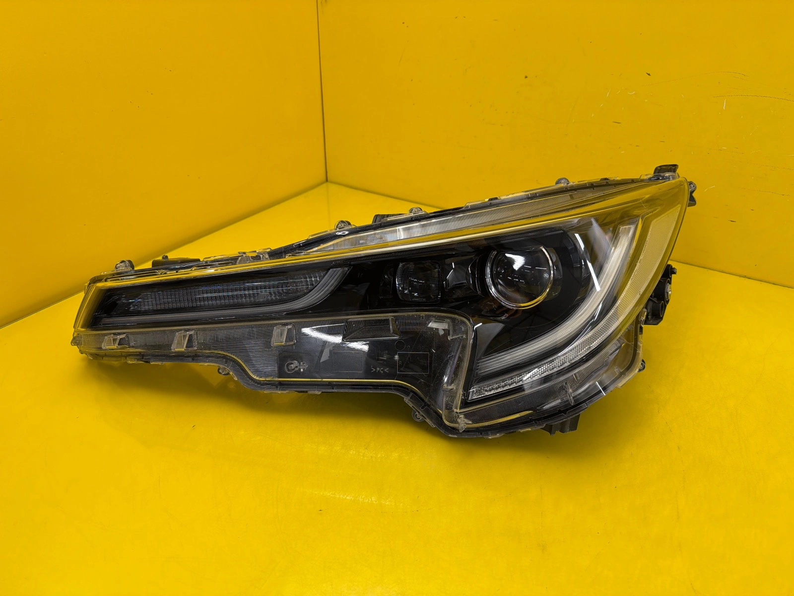 Reflektor Lampa Lewa Toyota Corolla E21 Full Led 81150-02S80 Autolamps Reflektor Lampa Lewa Toyota Corolla E21 Full Led 81150-02S80