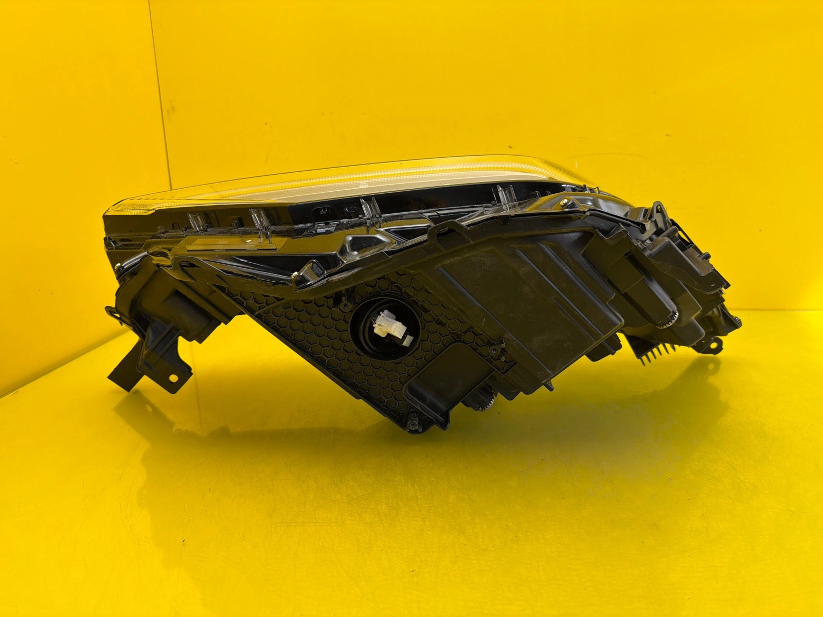 Reflektor Lampa Lewa Przednia Toyota BZ4X Full Led Autolamps 5 Reflektor Lampa Lewa Przednia Toyota BZ4X Full Led