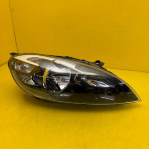 Reflektor Lampa Prawa Volvo V40 12-16 Zwykła 31420004