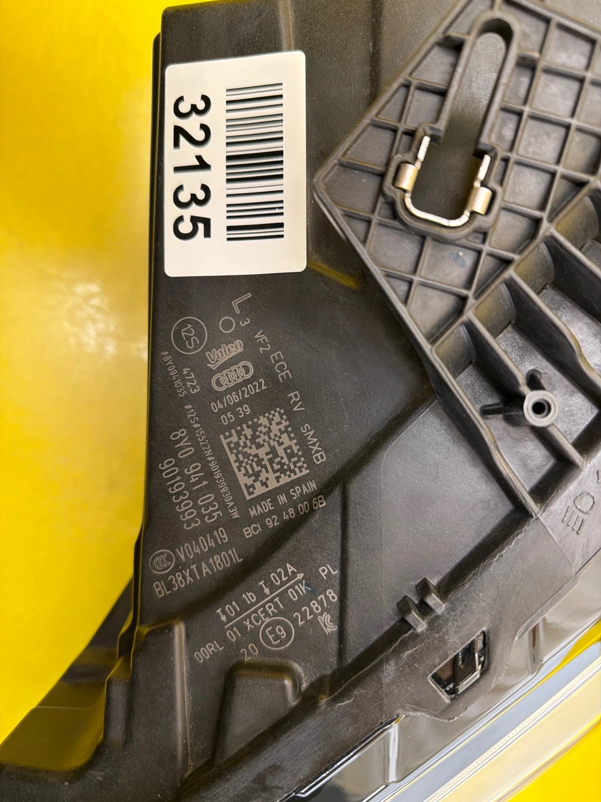 Reflektor Lampa Lewa Audi A3 8Y Matrix Full Led 8Y0941035 Autolamps 2 Reflektor Lampa Lewa Audi A3 8Y Matrix Full Led 8Y0941035