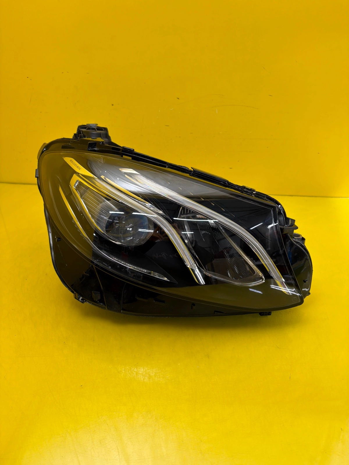 Reflektor Lampa Prawa Mercedes E-Klasa W213 Full Led Performance A2139068808 Autolamps Reflektor Lampa Prawa Mercedes E-Klasa W213 Full Led Performance A2139068808