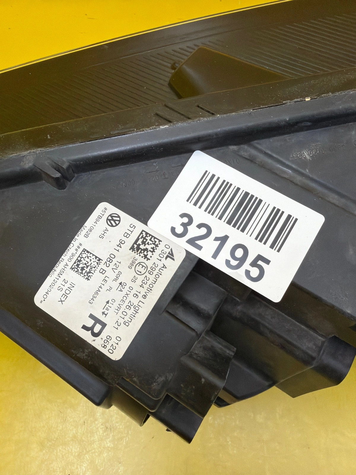 Reflektor Lampa Prawa Przód VW Touran 5TB Full Led 5TB941082B Autolamps 2 Reflektor Lampa Prawa Przód VW Touran 5TB Full Led 5TB941082B