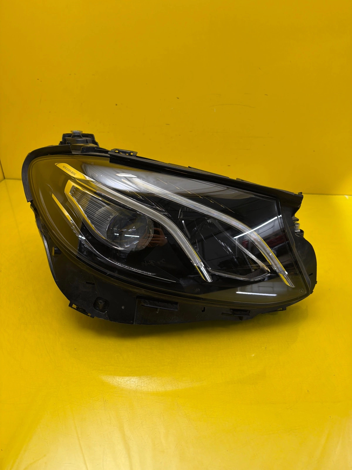 Reflektor Lampa Prawa Przednia Mercedes E-Klasa W213 C238 16-20 A2139069003 Autolamps Reflektor Lampa Prawa Przednia Mercedes E-Klasa W213 C238 16-20 A2139069003