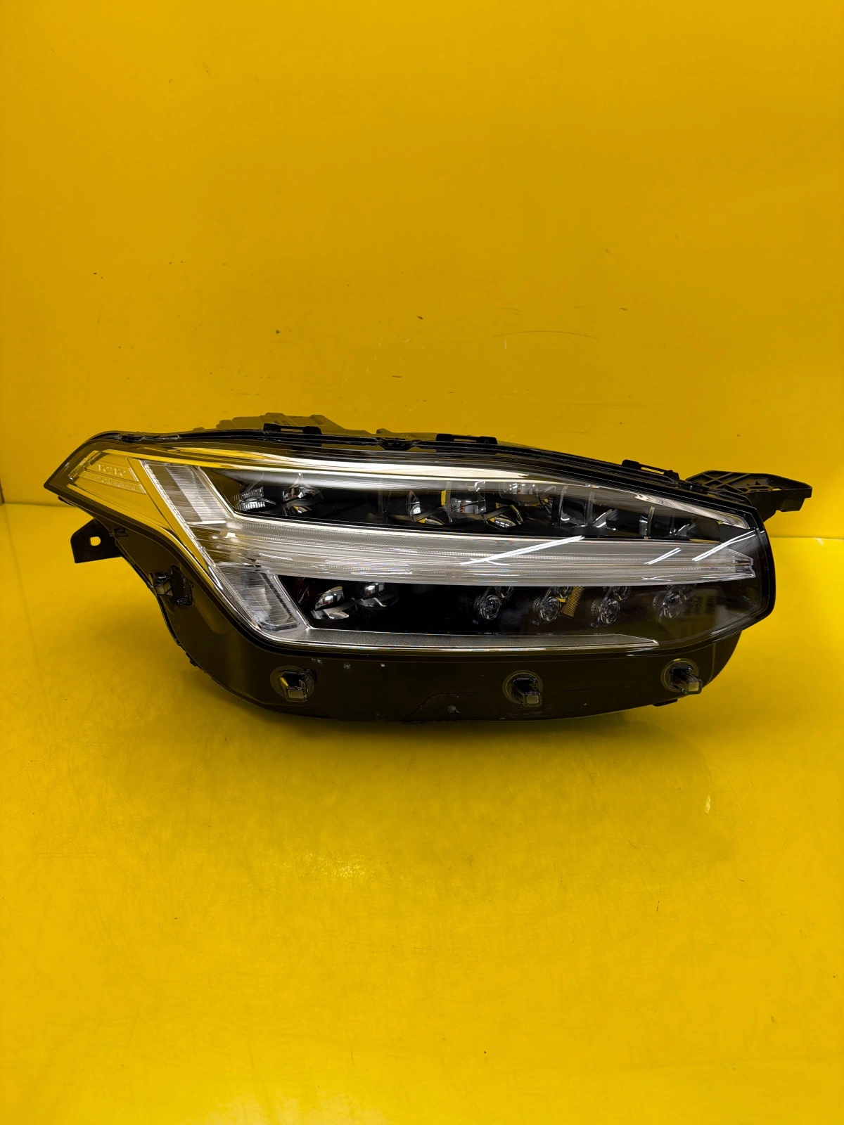 Reflektor Lampa Prawa Volvo XC90 II 17- Full Led 32338953 Autolamps Reflektor Lampa Prawa Volvo XC90 II 17- Full Led 32338953