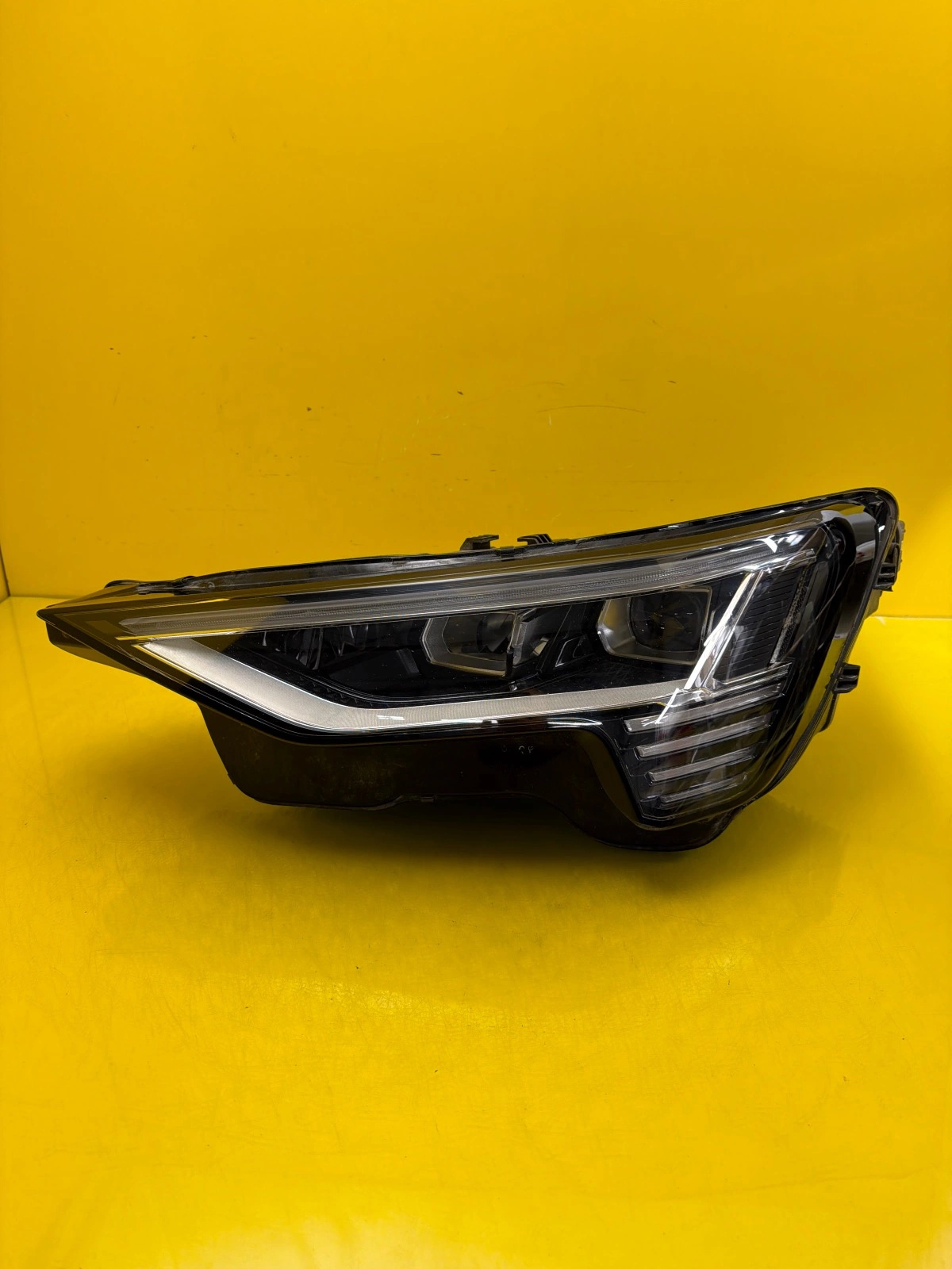 Reflektor Lampa Lewa Audi E-tron 4KE Full Led 4KE941039 Autolamps Reflektor Lampa Lewa Audi E-tron 4KE Full Led 4KE941039