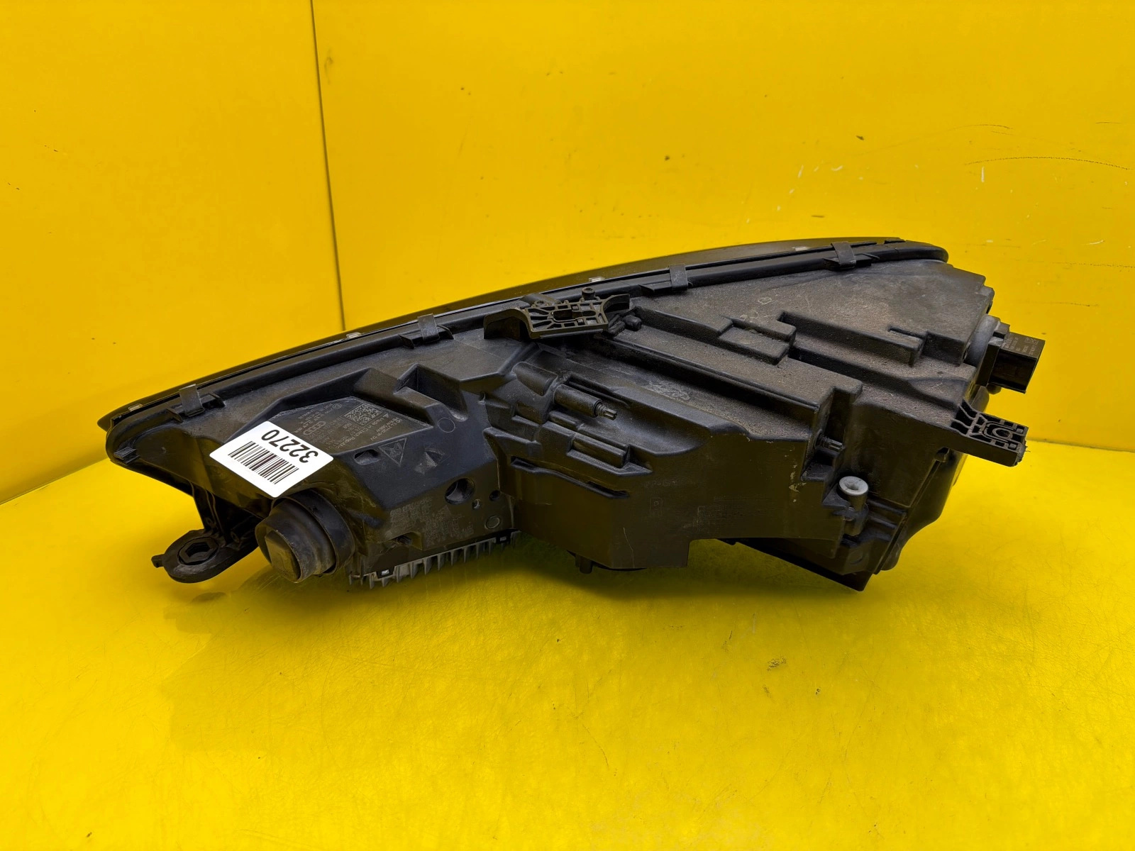 Reflektor Lampa Prawa Audi A4 B9 8W0 Full Led Matrix Lift 19- 8W0941036E Autolamps 3 Reflektor Lampa Prawa Audi A4 B9 8W0 Full Led Matrix Lift 19- 8W0941036E