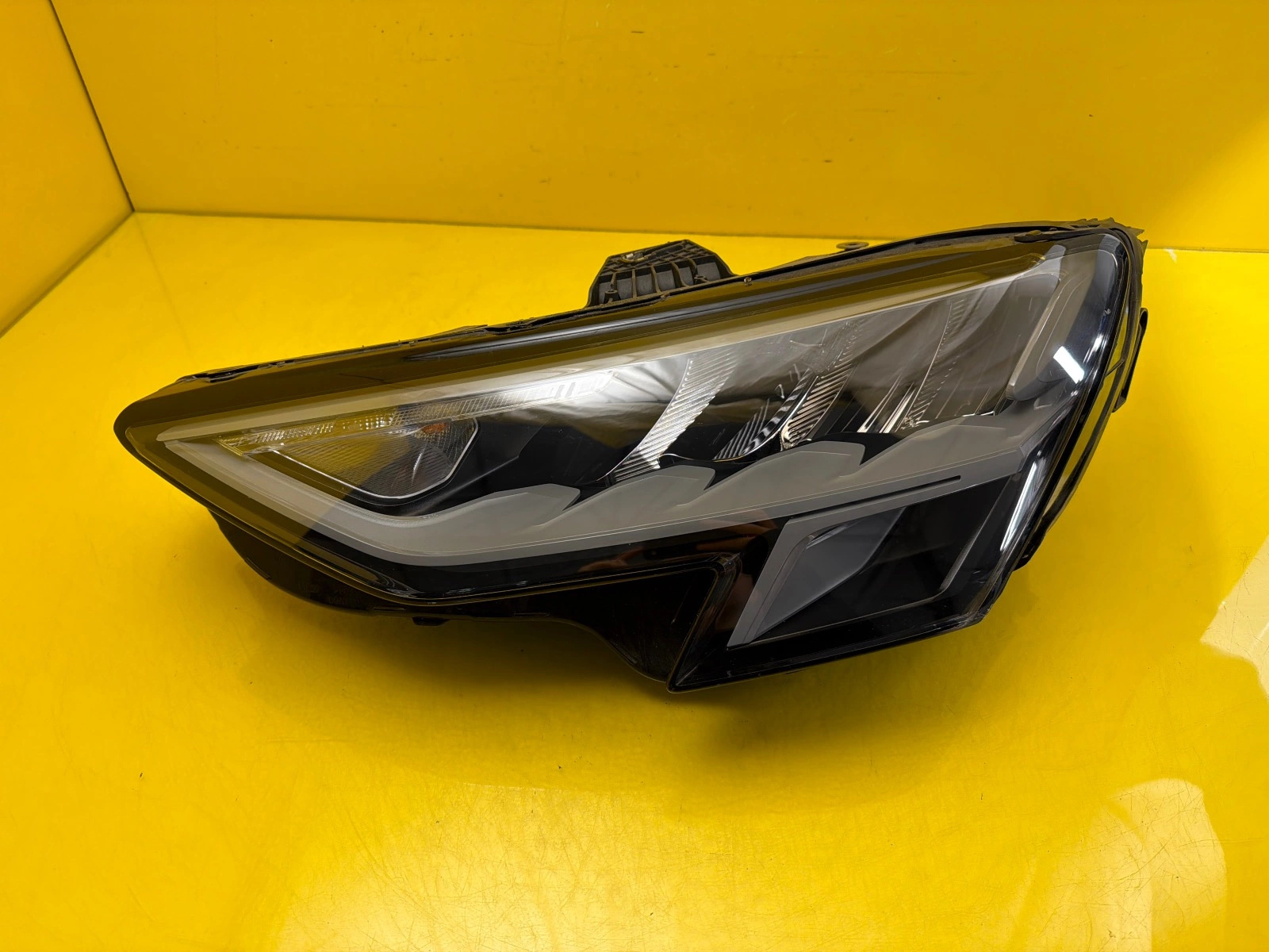 Reflektor Lampa Lewa Audi A3 8Y Full Led 8Y0941011 Autolamps Reflektor Lampa Lewa Audi A3 8Y Full Led 8Y0941011